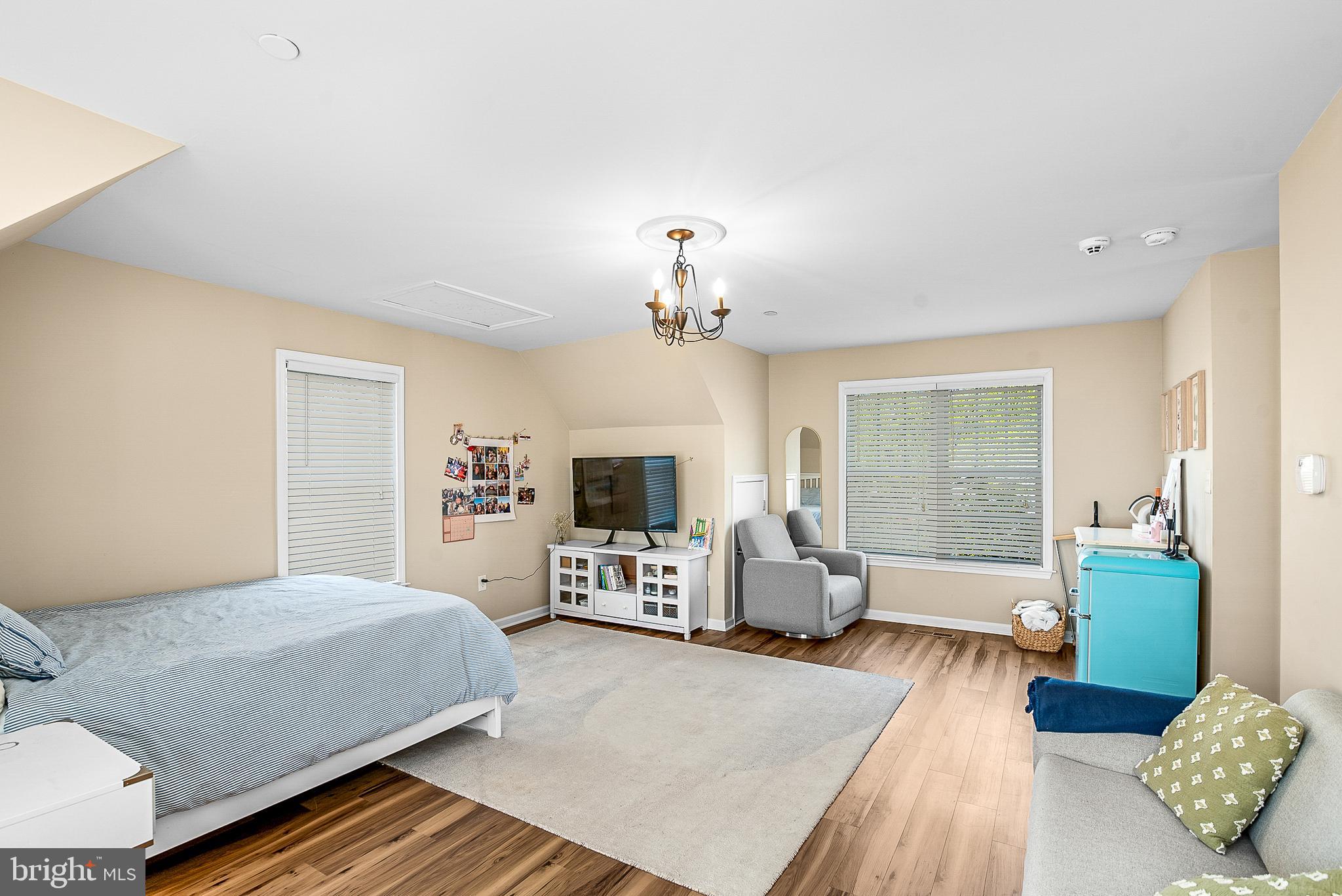 EASTON VILLAGE - Residential