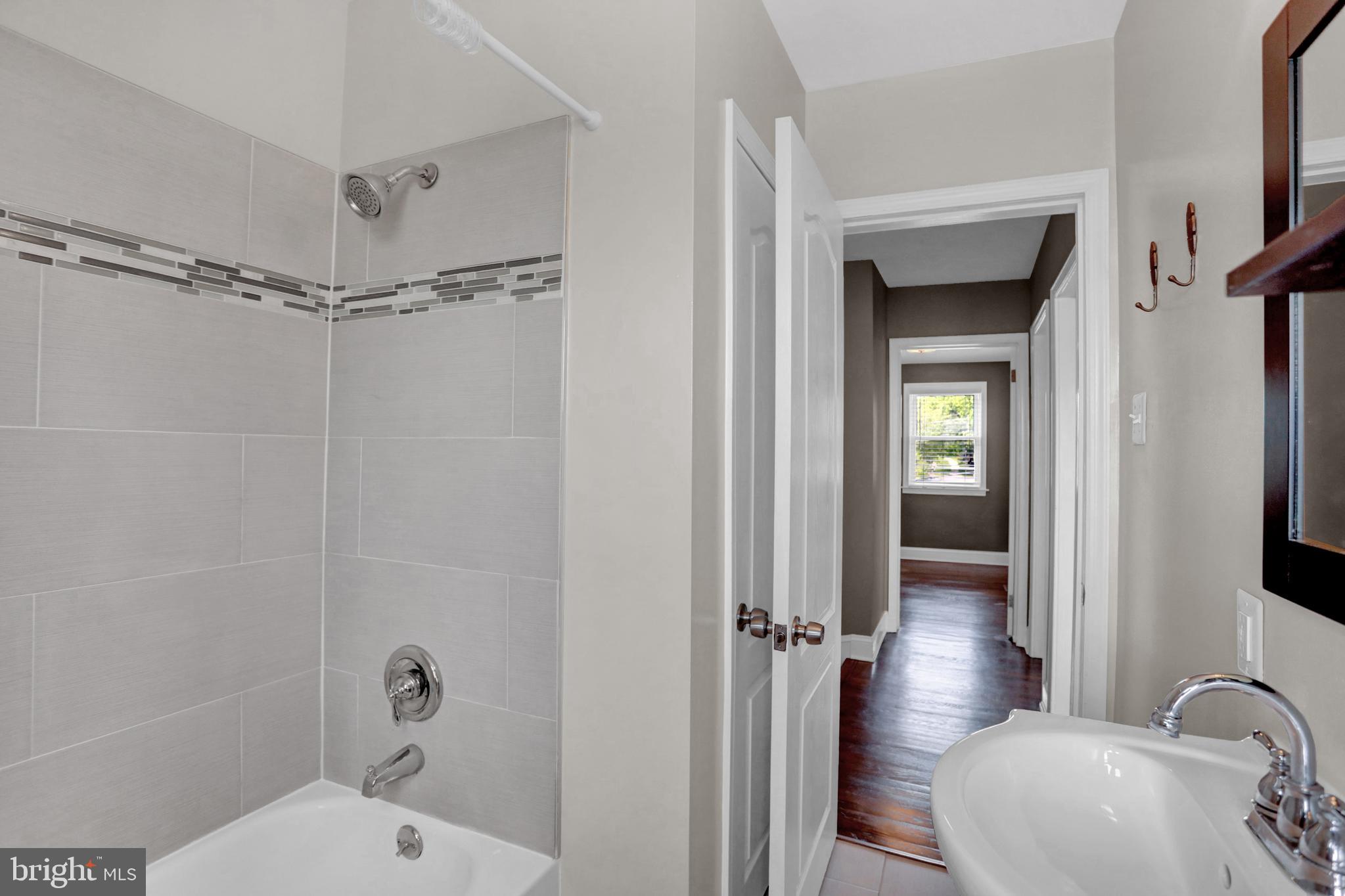 RIDGELEIGH - Residential Lease