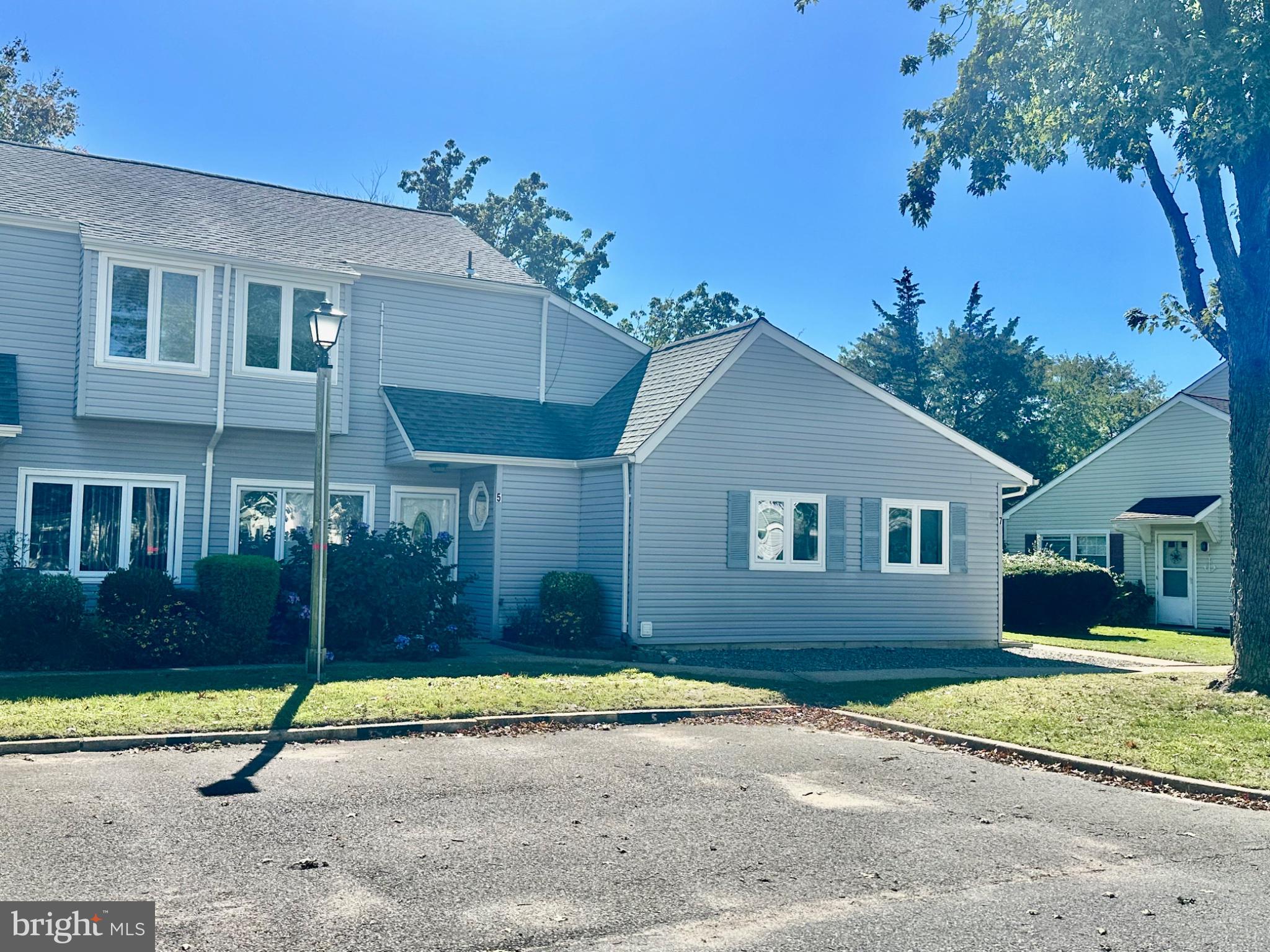 5 S SEAS COURT