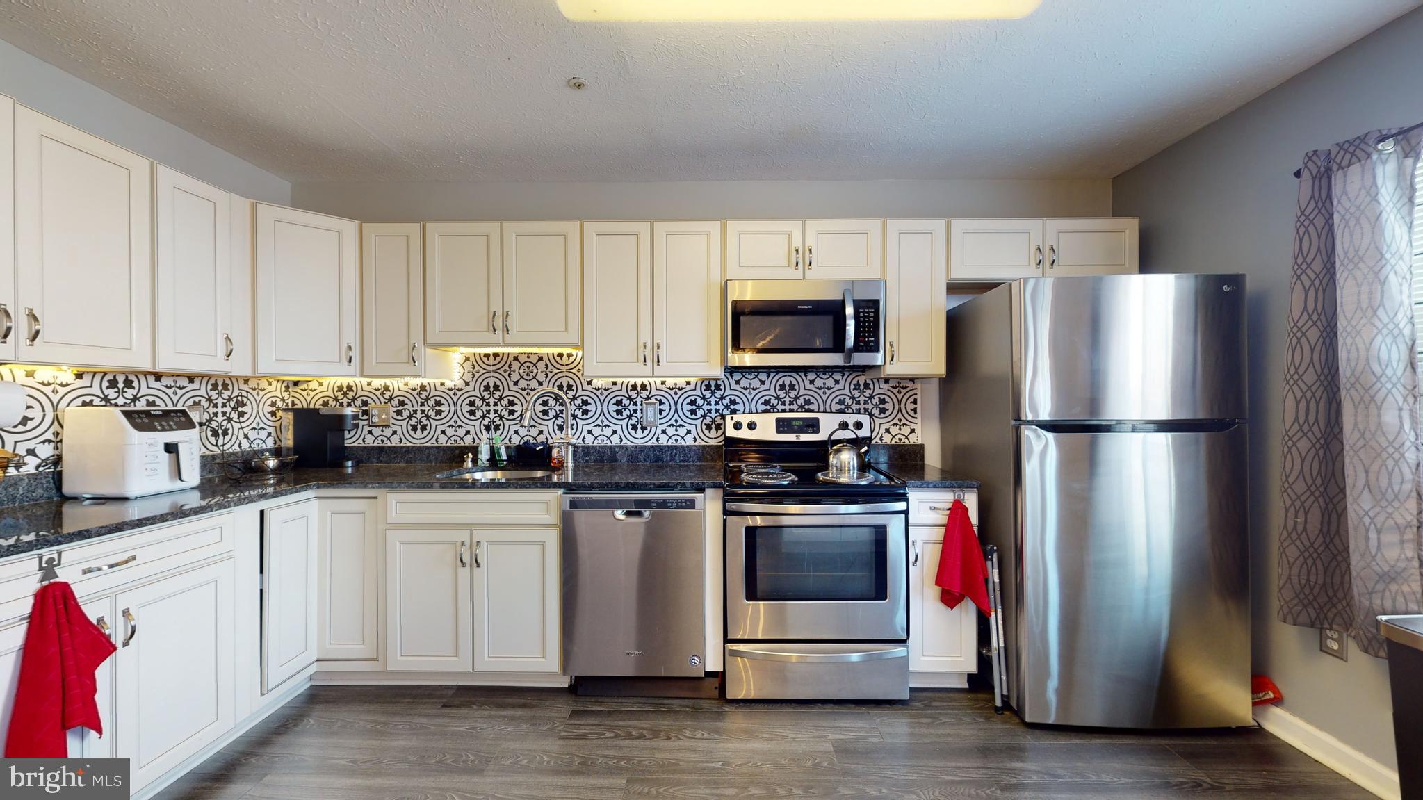 SOUTH HAMPTON SUB - Residential