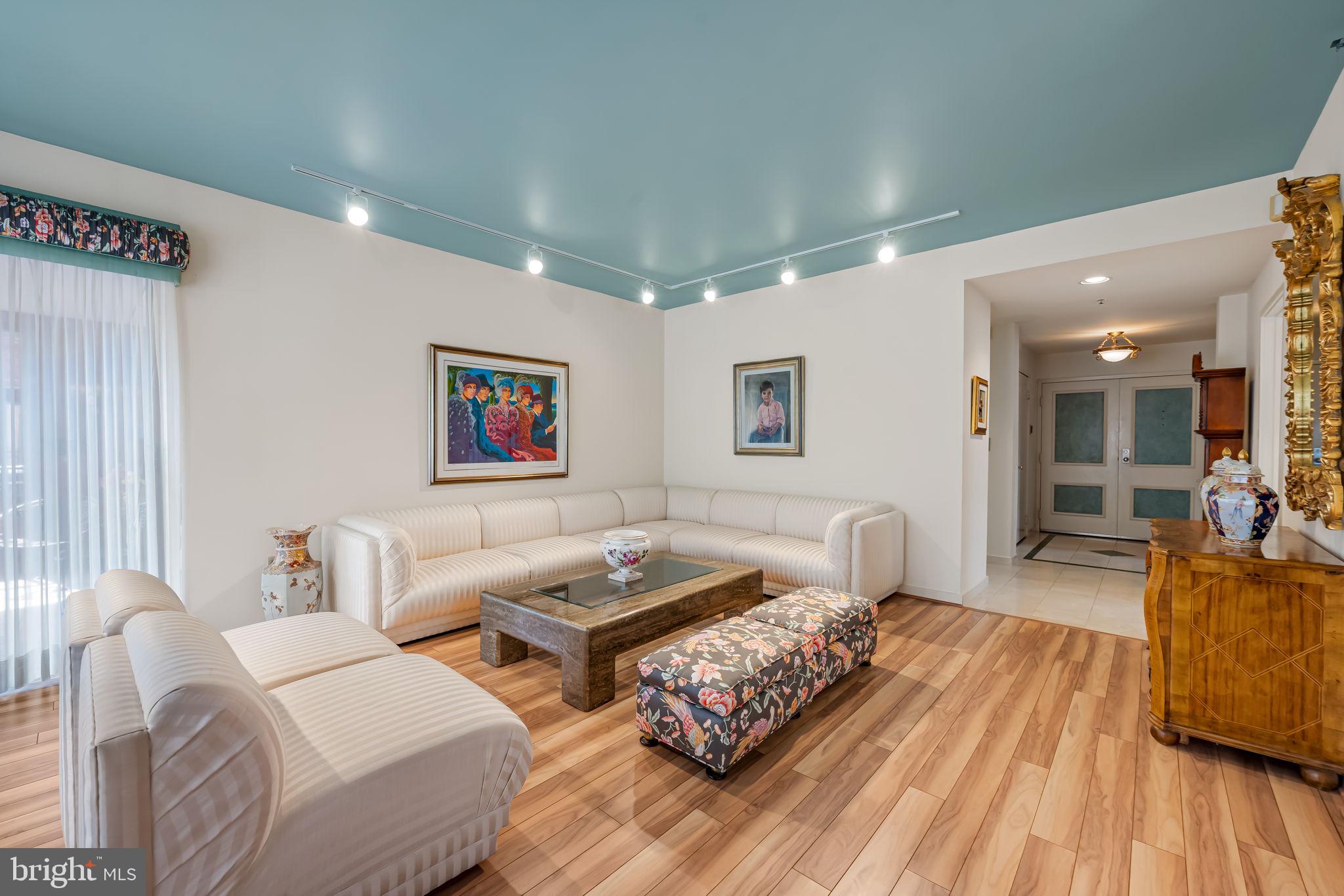 1 GRISTMILL COURT 202