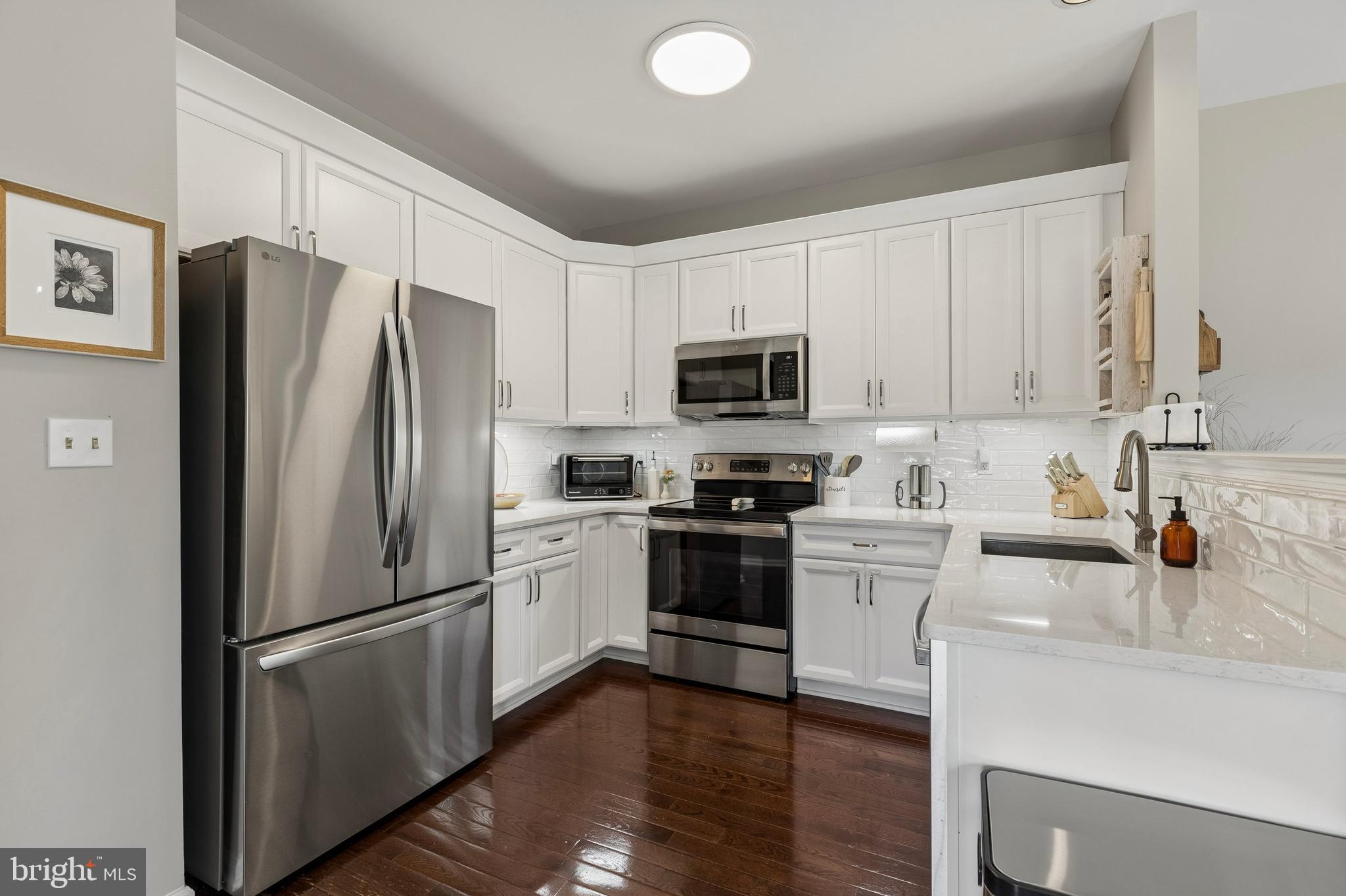 MONROE COURT - Residential