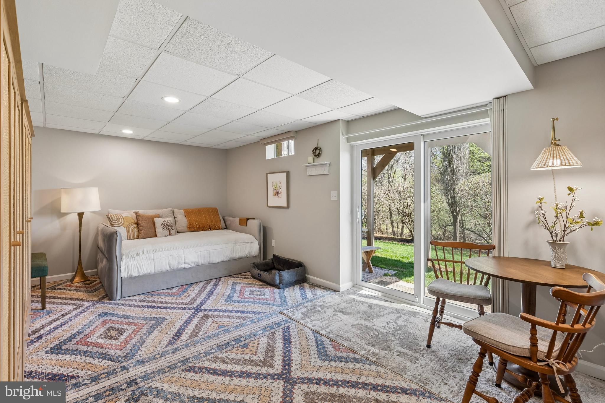 MONROE COURT - Residential