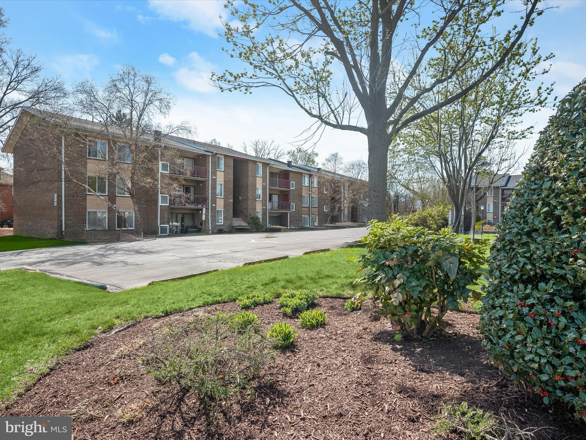 THE OASIS CONDOMINIUMS - Residential