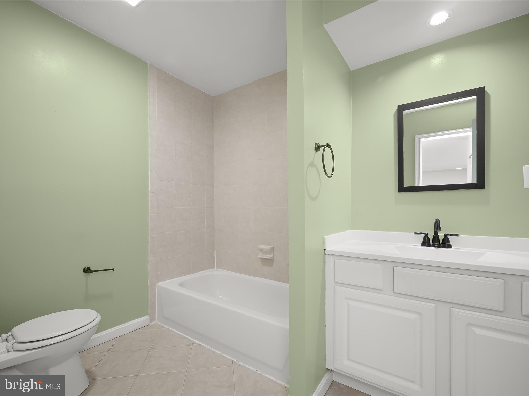 THE OASIS CONDOMINIUMS - Residential