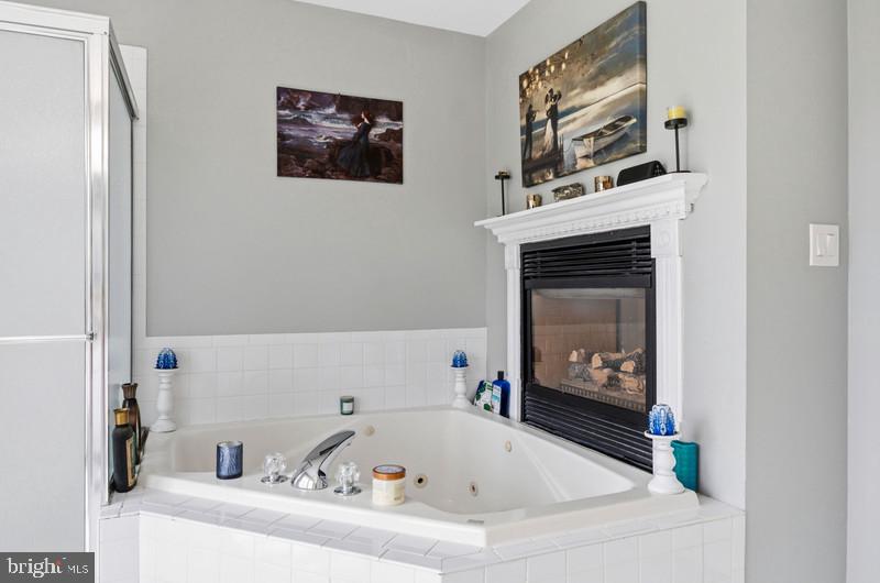 OAKMONT GREEN - Residential