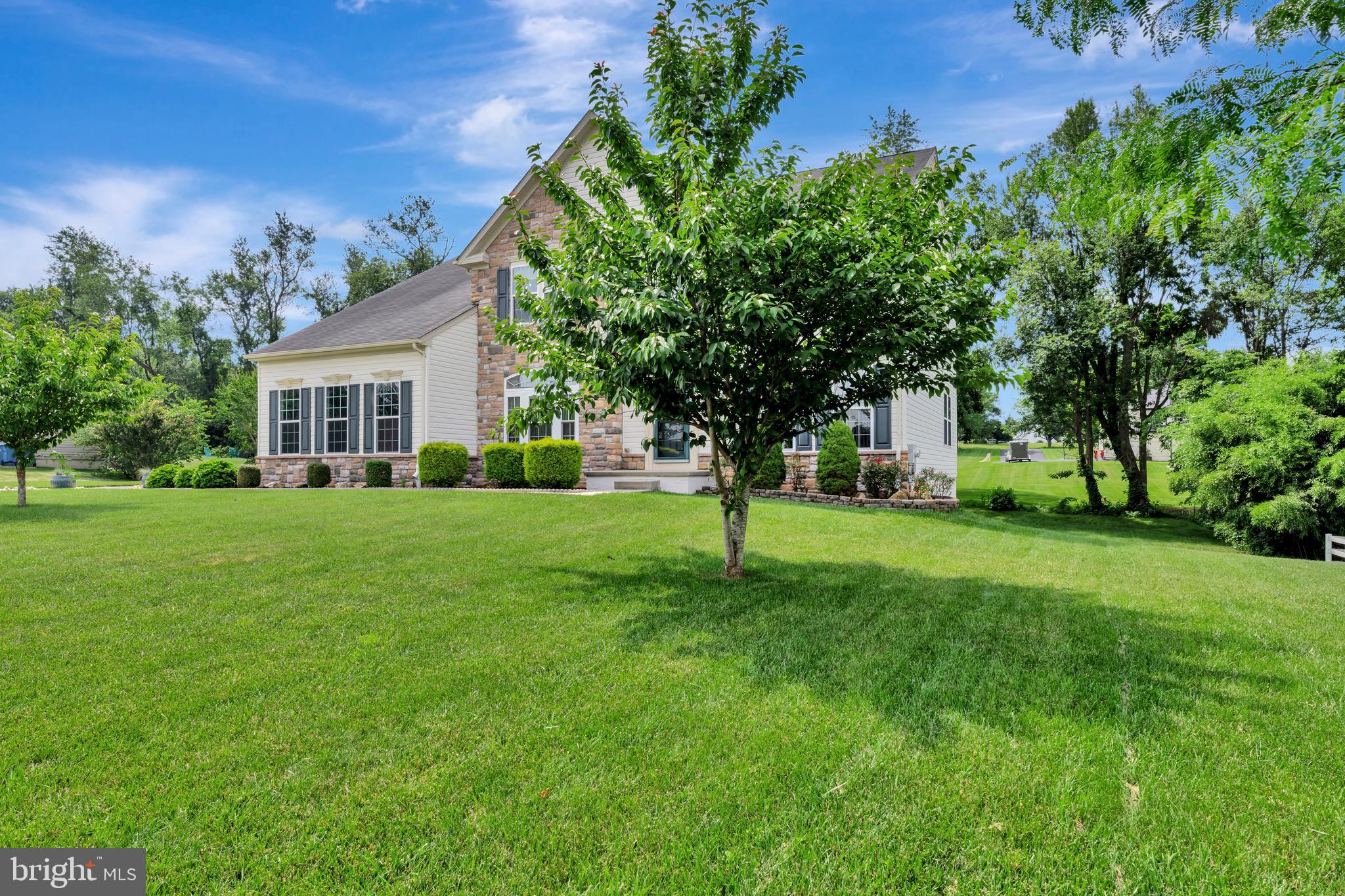 413 HIGHLAND COURT