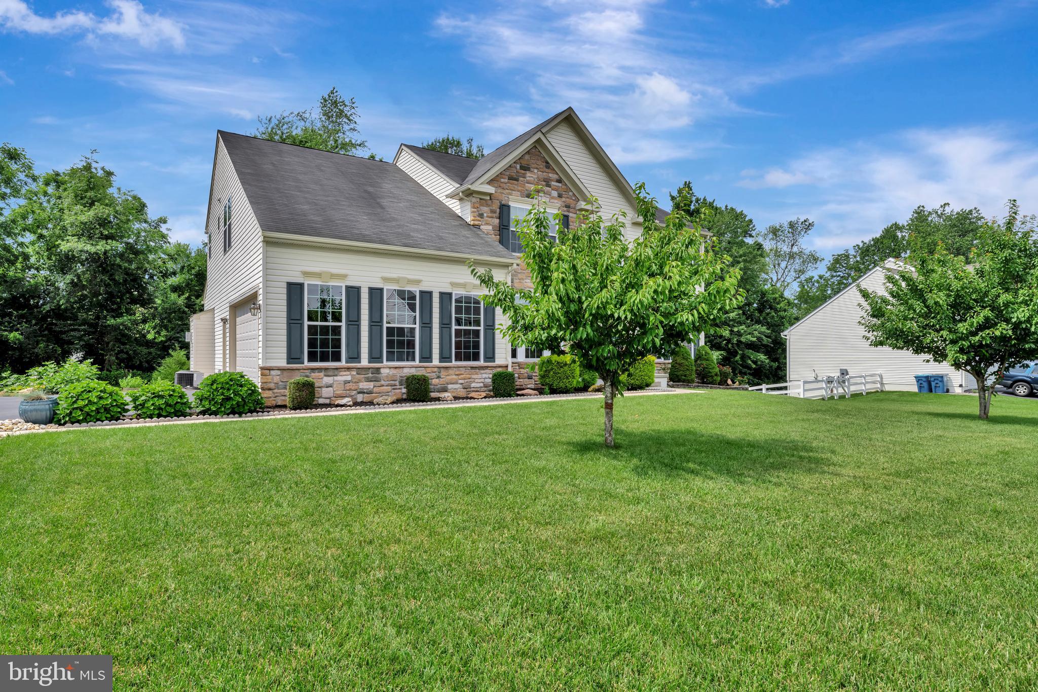 413 HIGHLAND COURT