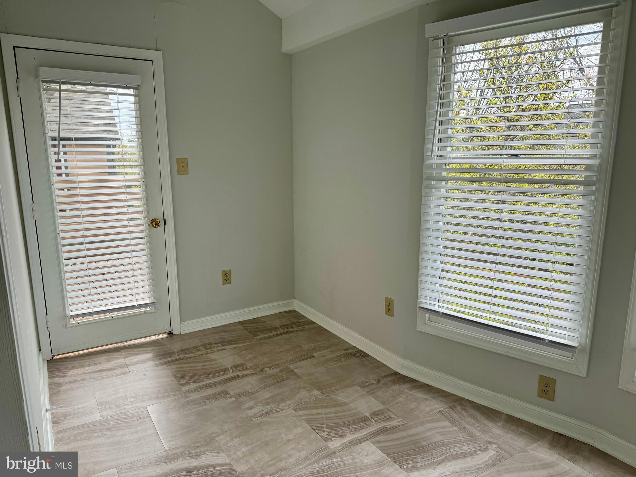 OLDE TOWNE - Residential Lease