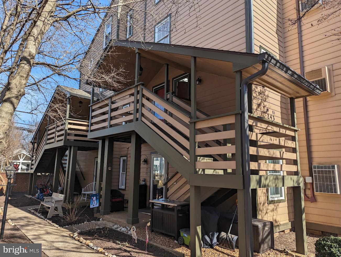 OLDE TOWNE - Residential Lease