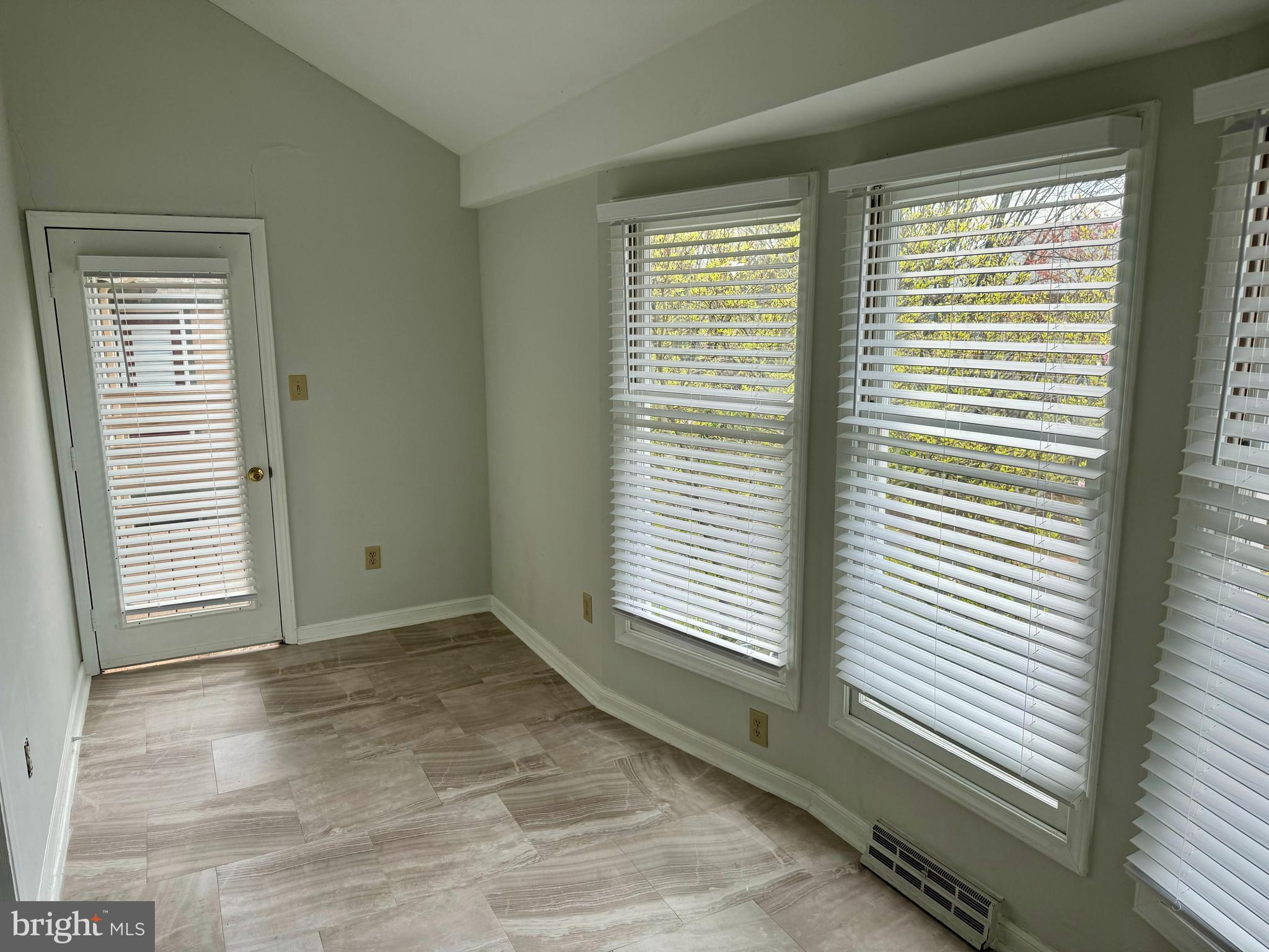 OLDE TOWNE - Residential Lease