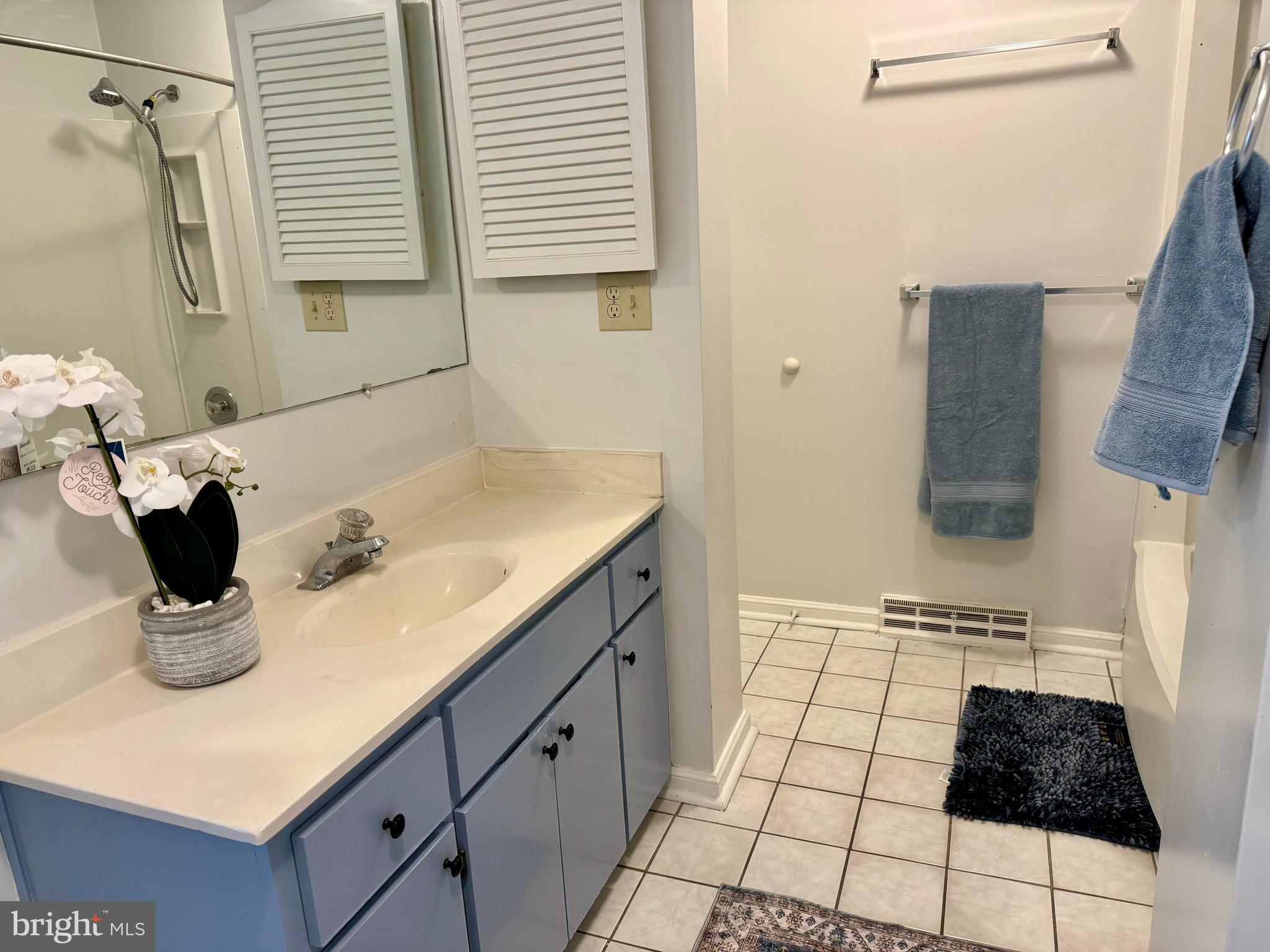 OLDE TOWNE - Residential Lease