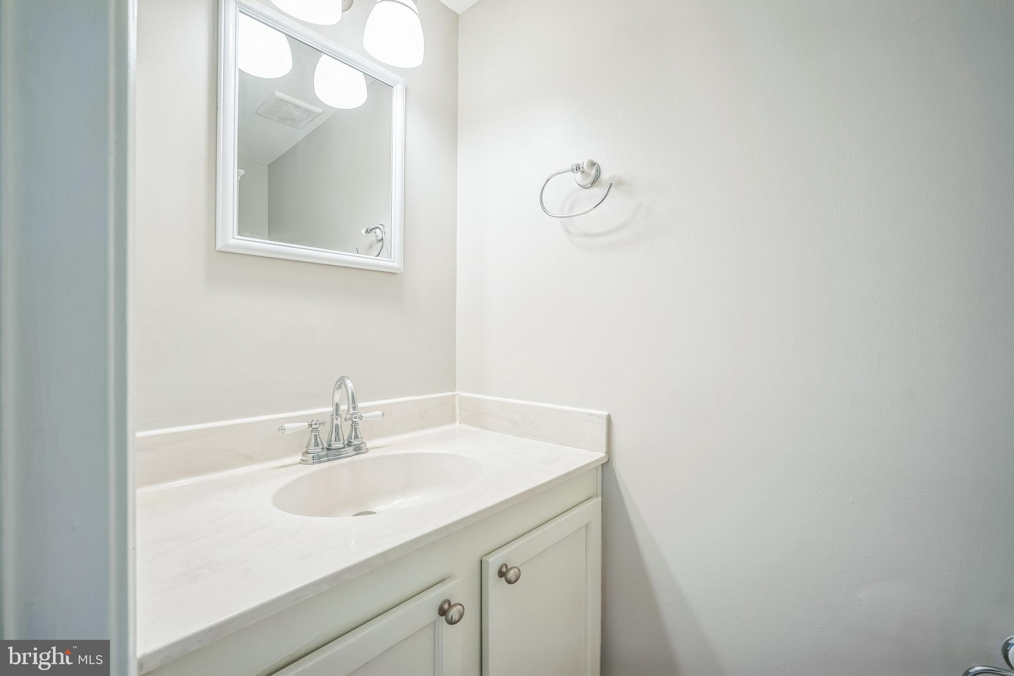 LONDON TOWN WEST - Residential Lease