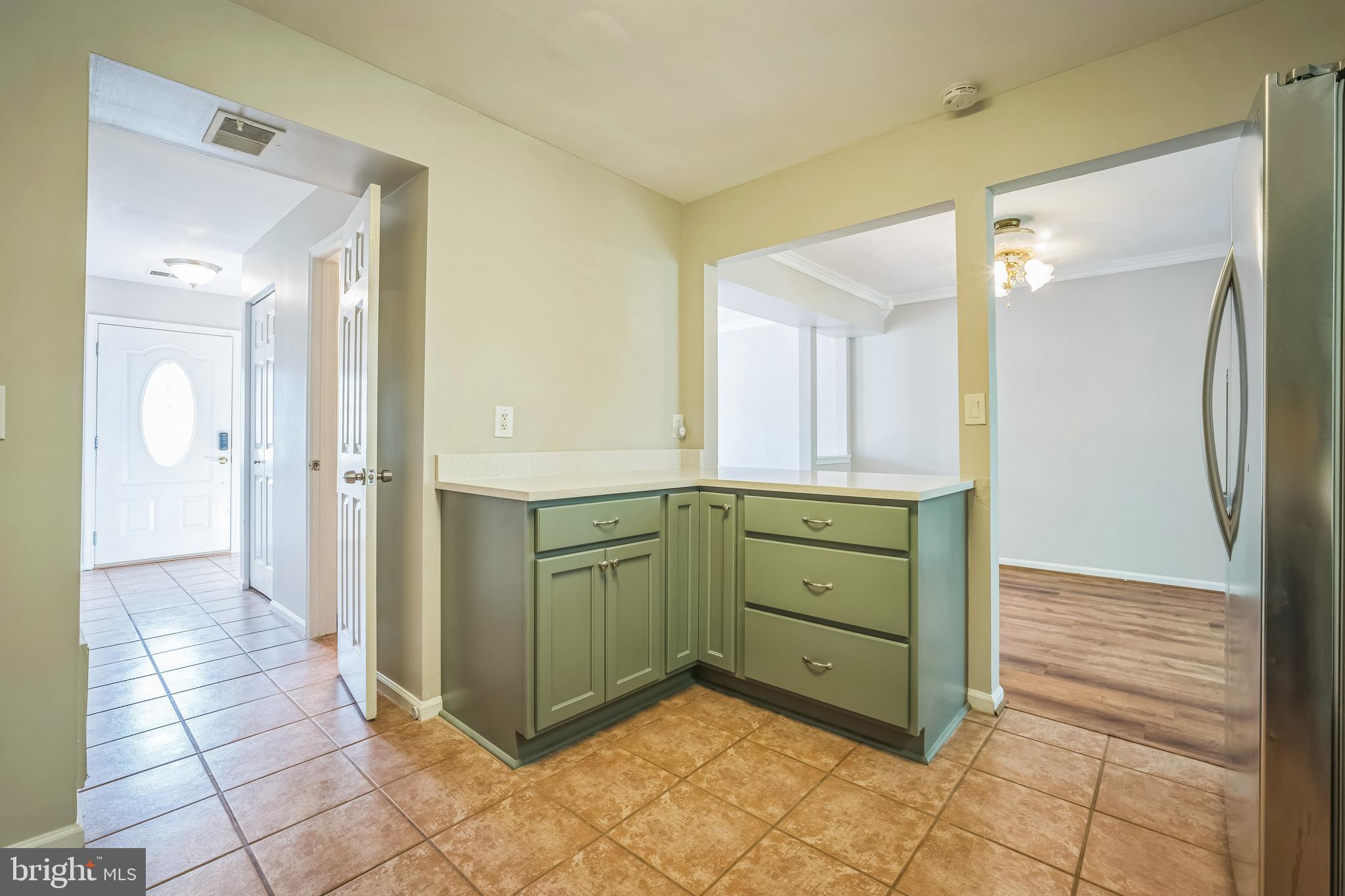 LONDON TOWN WEST - Residential Lease