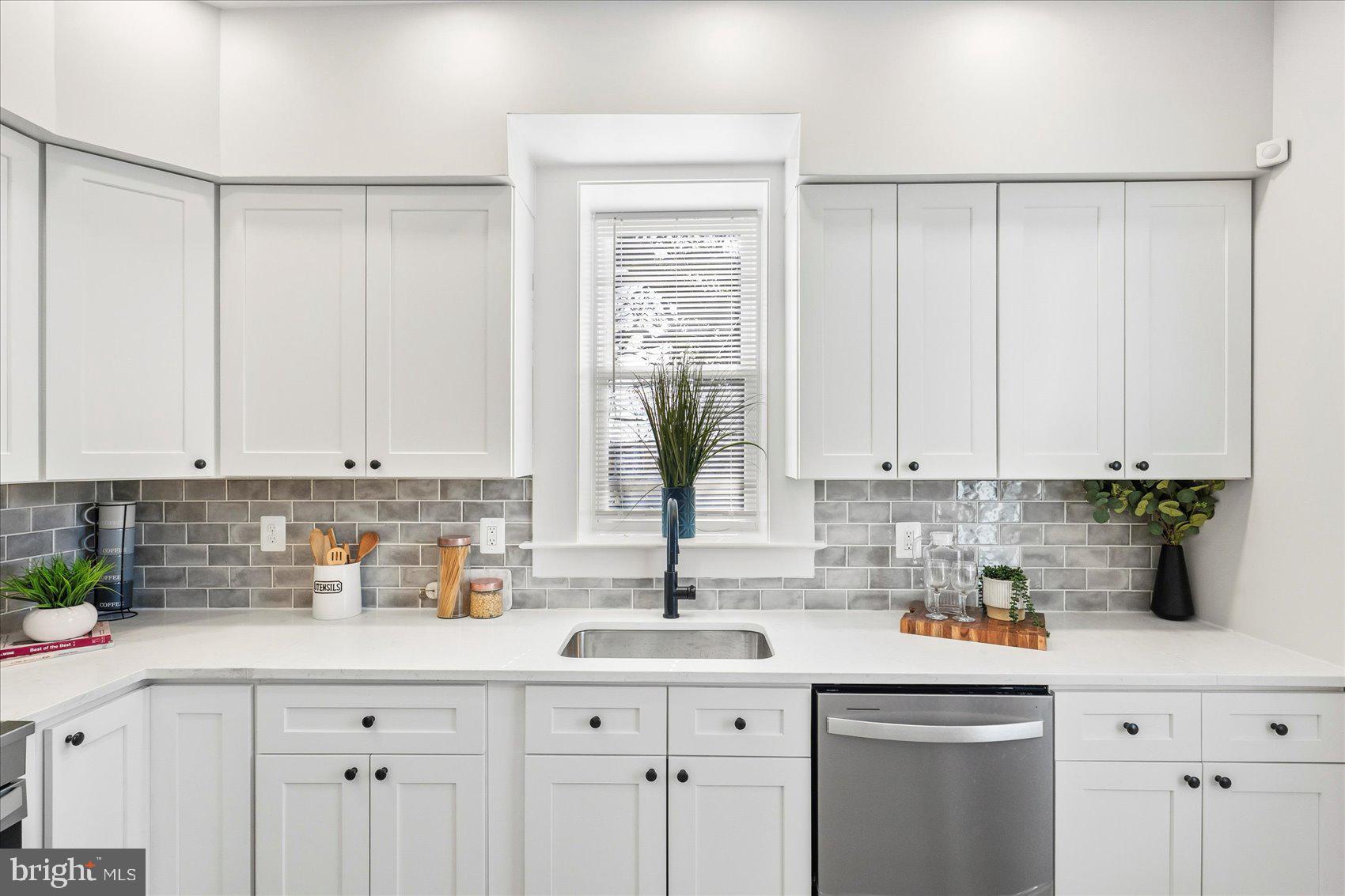 2010 N LONGWOOD STREET