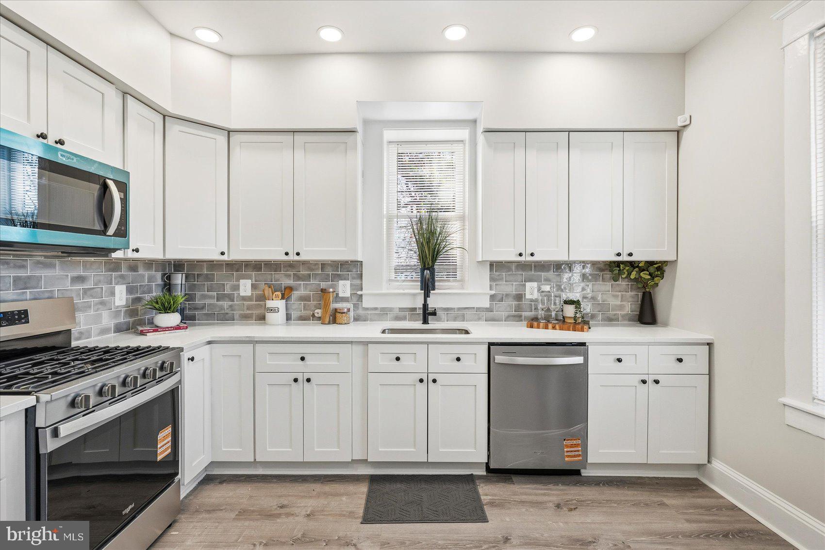 2010 N LONGWOOD STREET