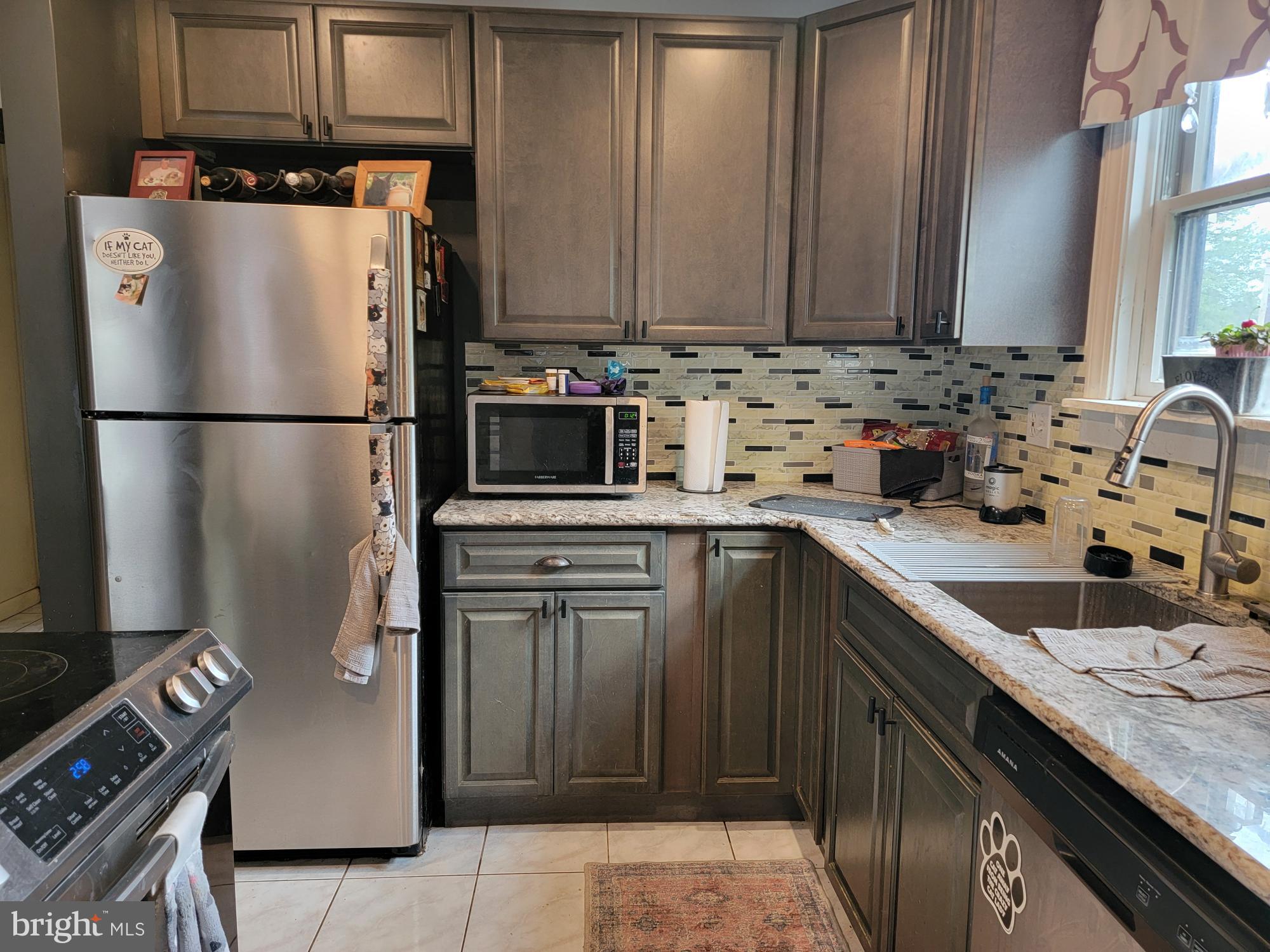 851 LOUISE COURT