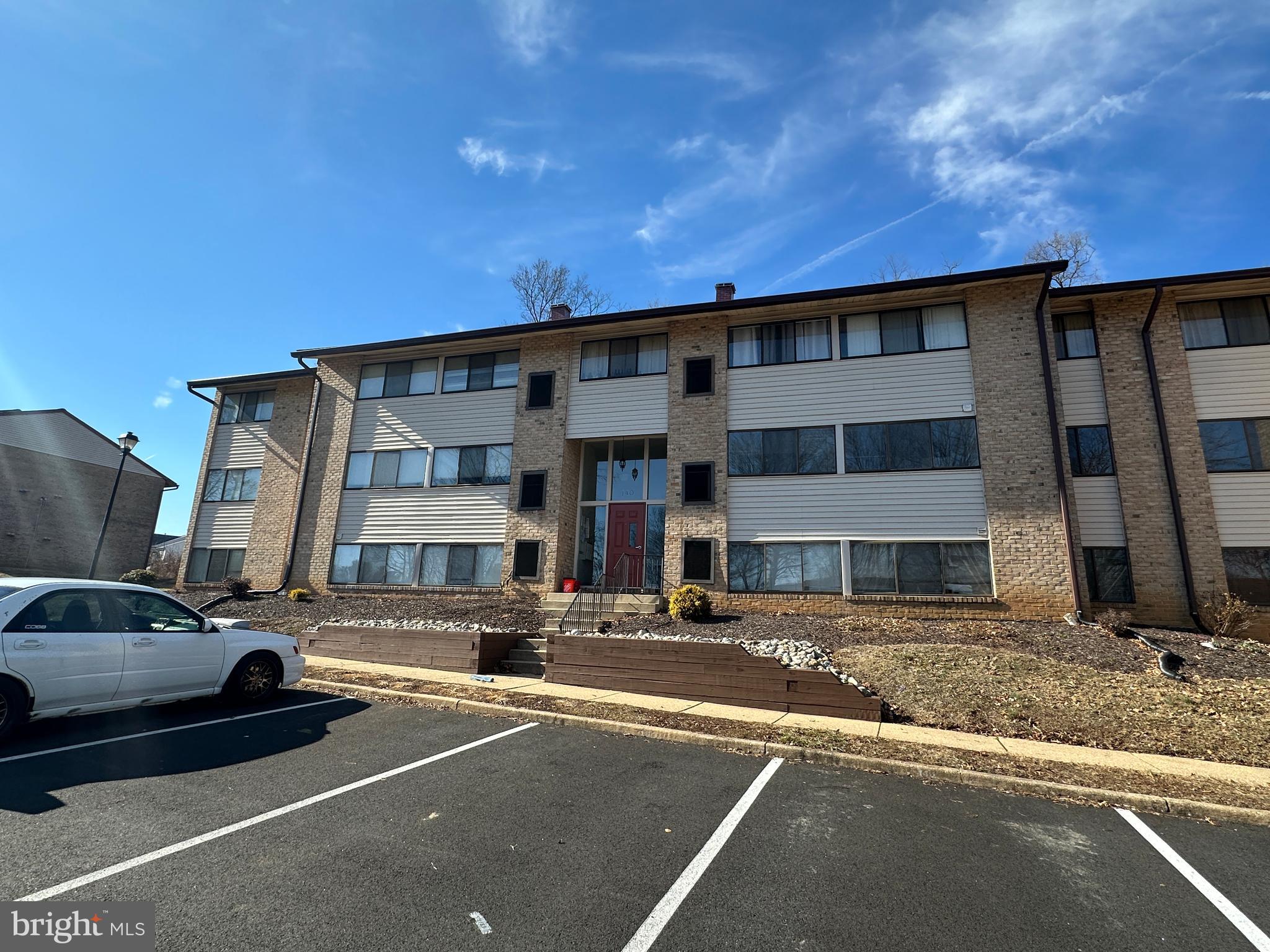 BRIGHT OAKS - Residential Lease