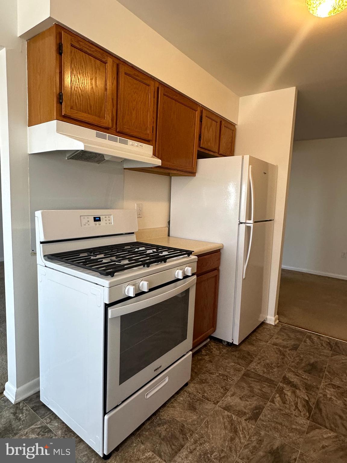 BRIGHT OAKS - Residential Lease
