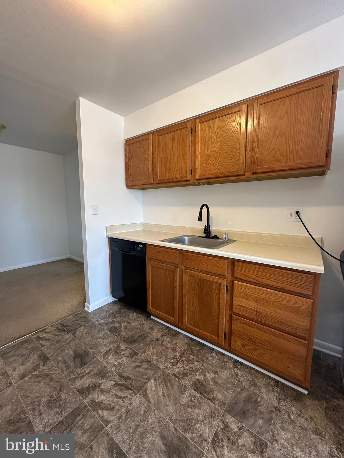 BRIGHT OAKS - Residential Lease
