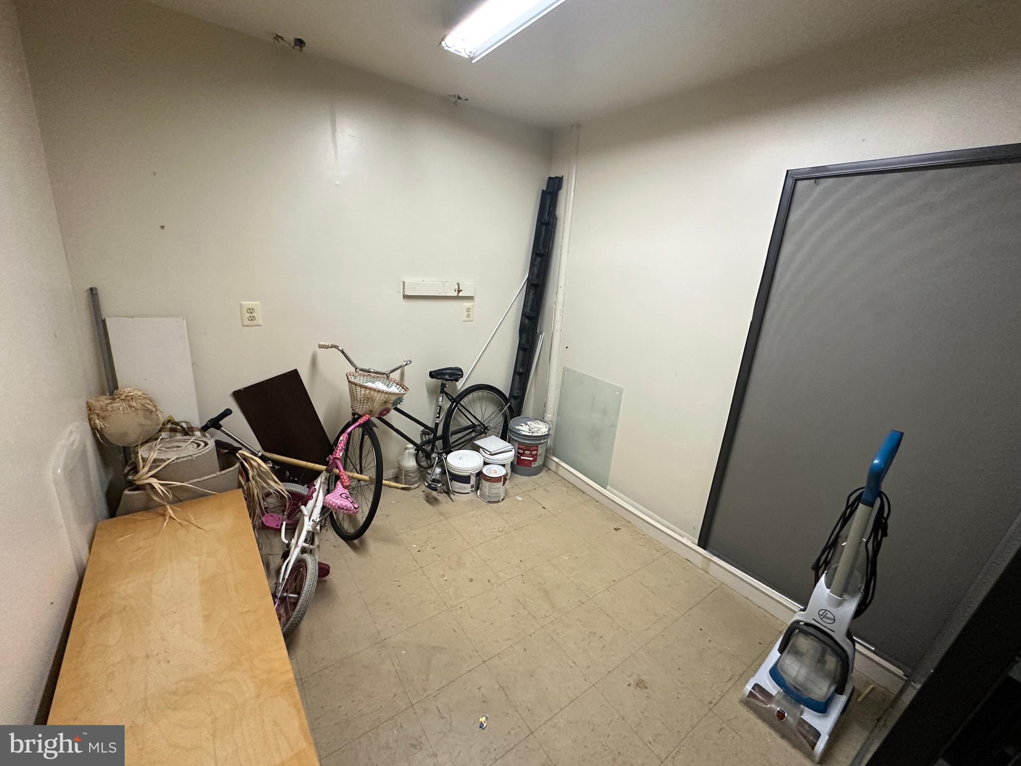 BRIGHT OAKS - Residential Lease