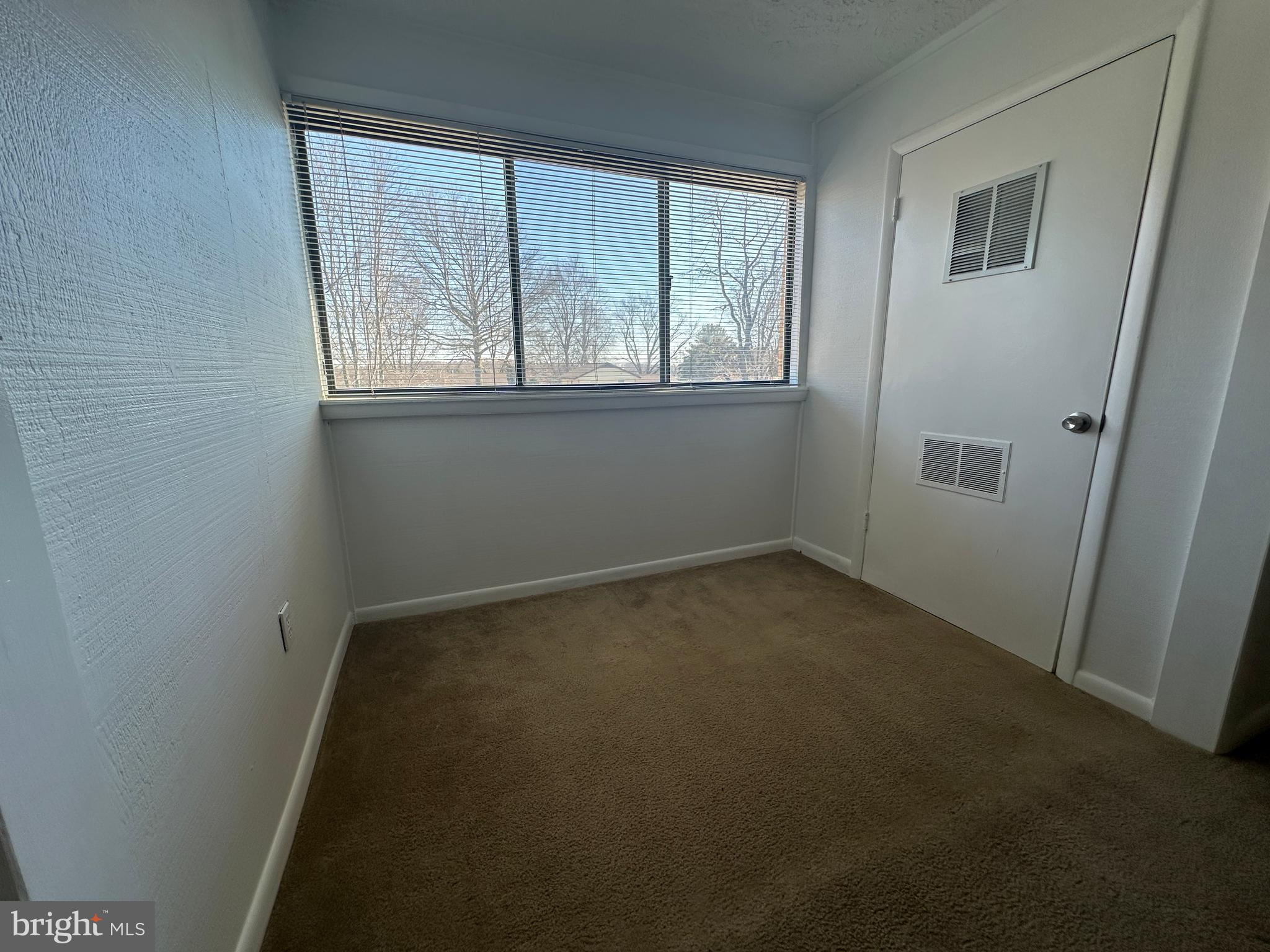 BRIGHT OAKS - Residential Lease