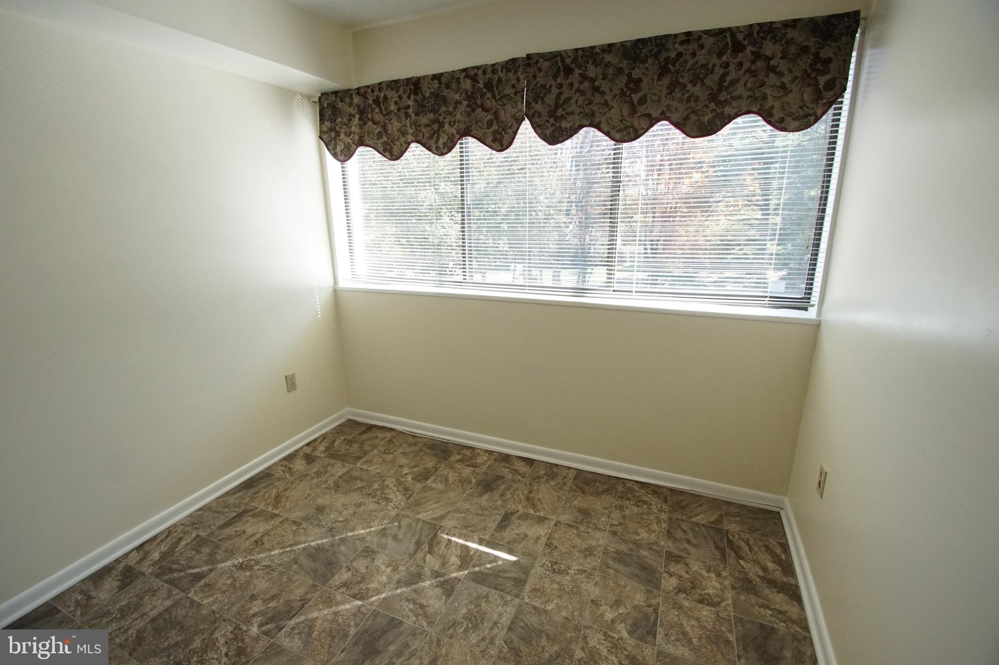 BRIGHT OAKS - Residential Lease