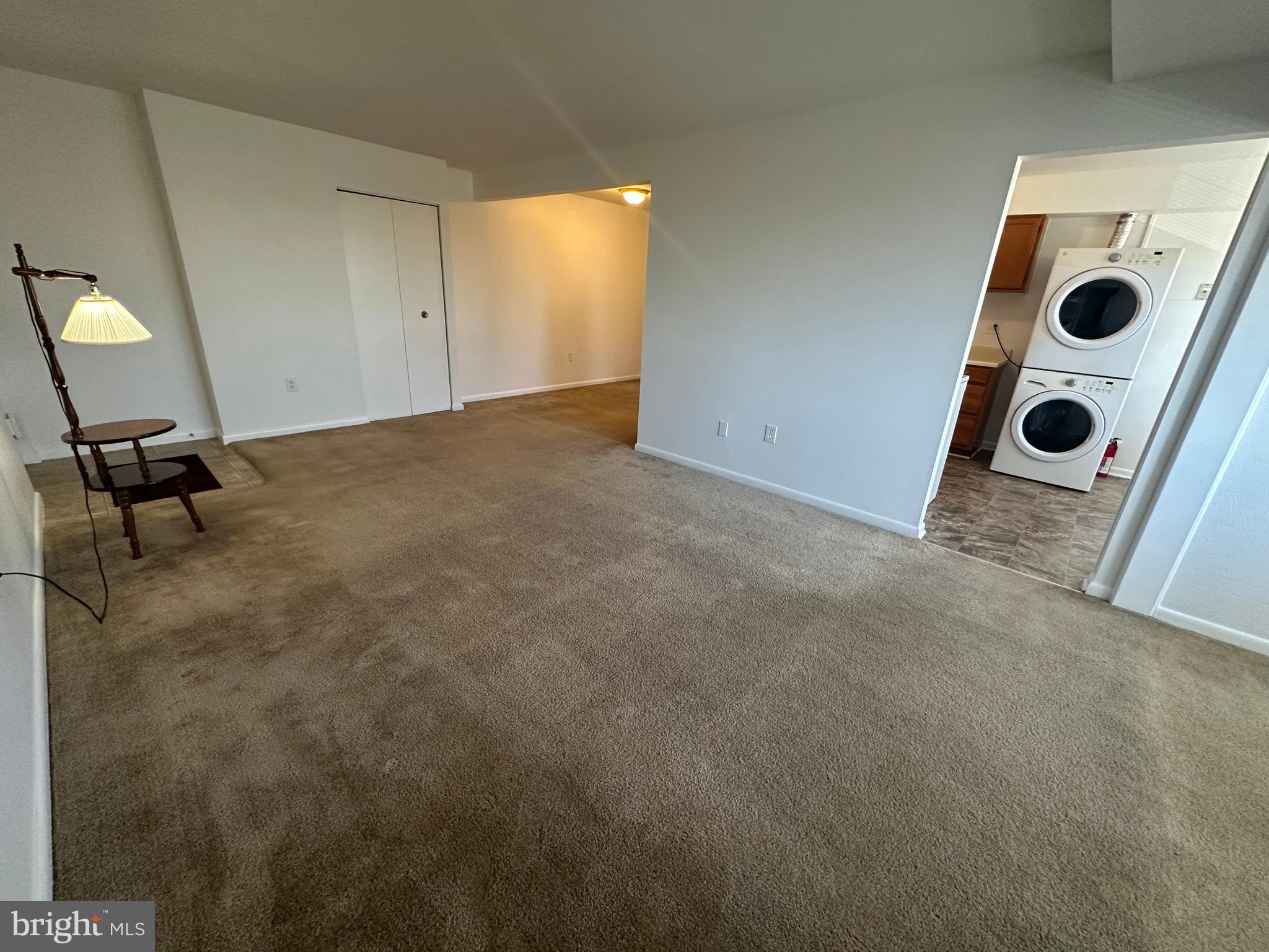 BRIGHT OAKS - Residential Lease