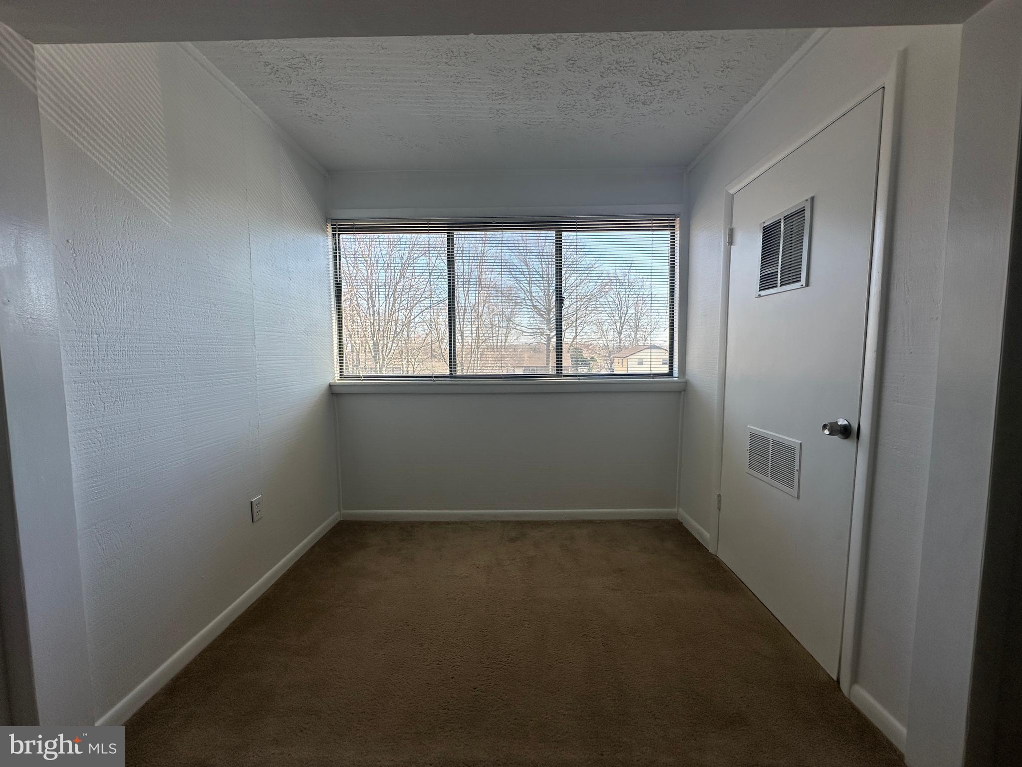 BRIGHT OAKS - Residential Lease