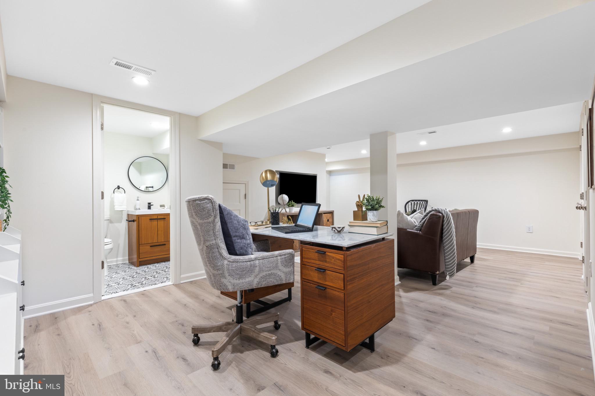 ANCHORAGE - Residential