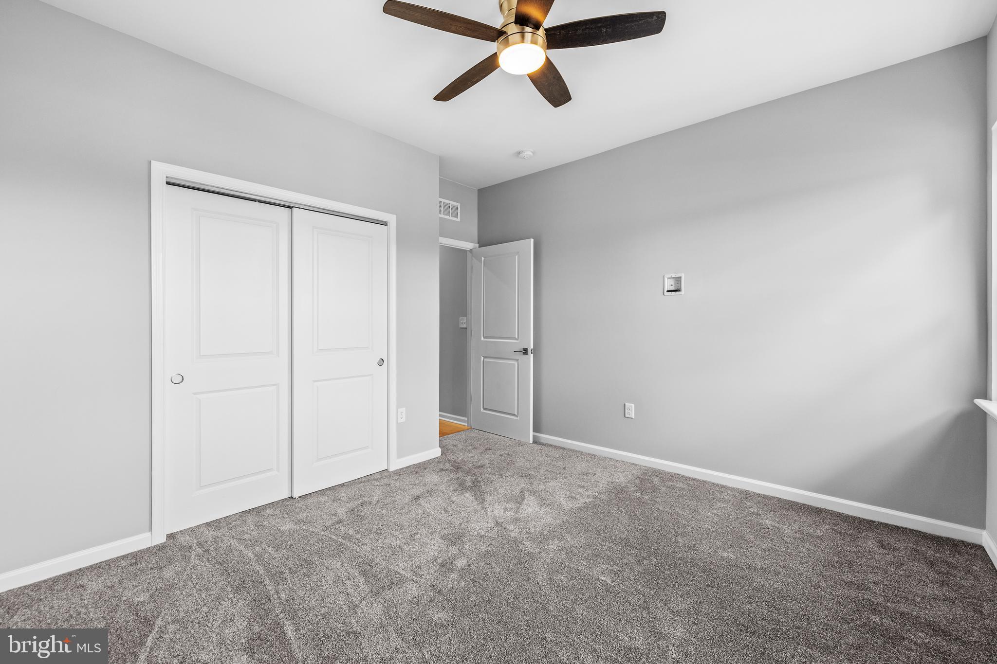 JOHNSTON SQUARE - Residential