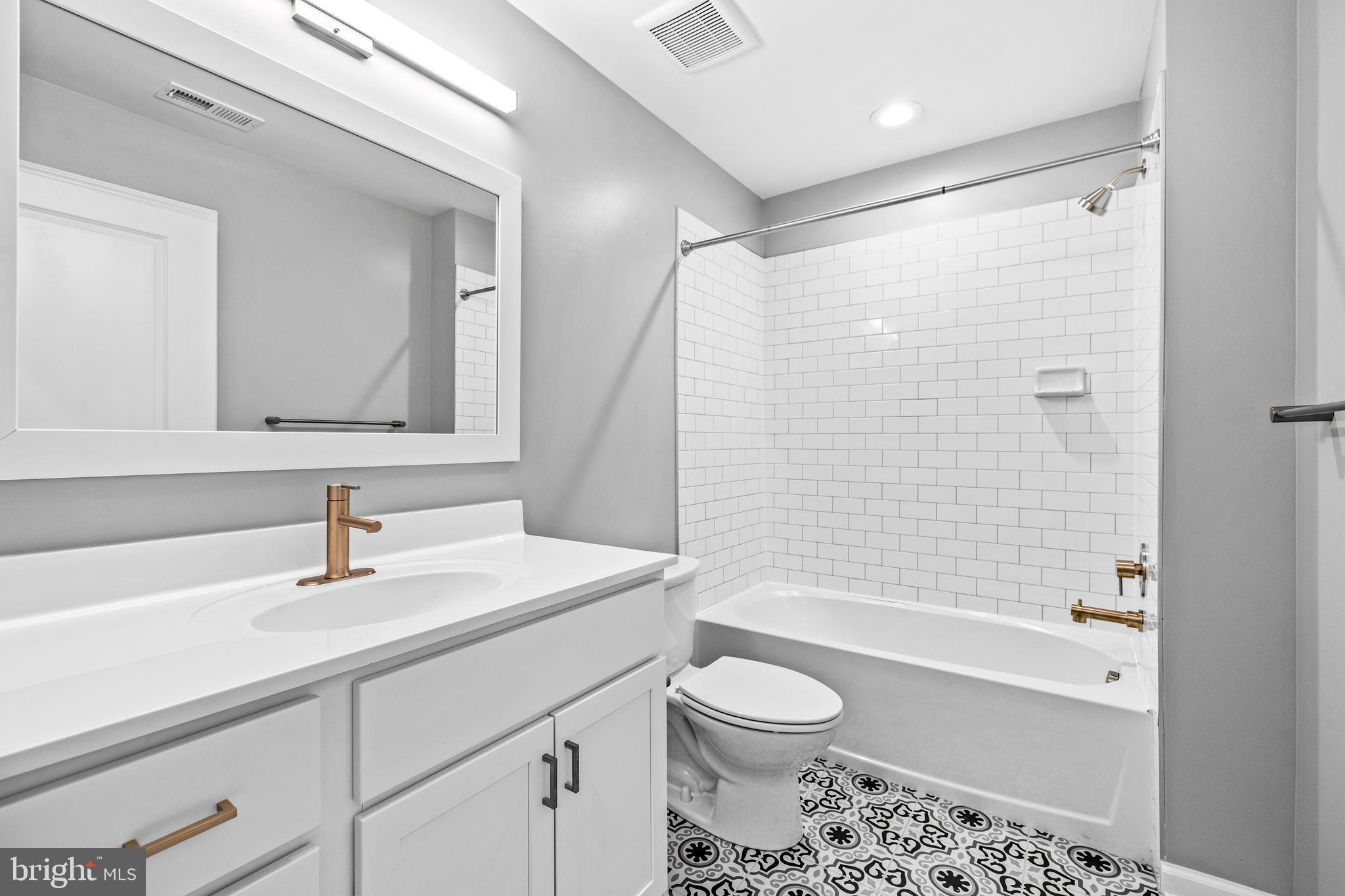 JOHNSTON SQUARE - Residential