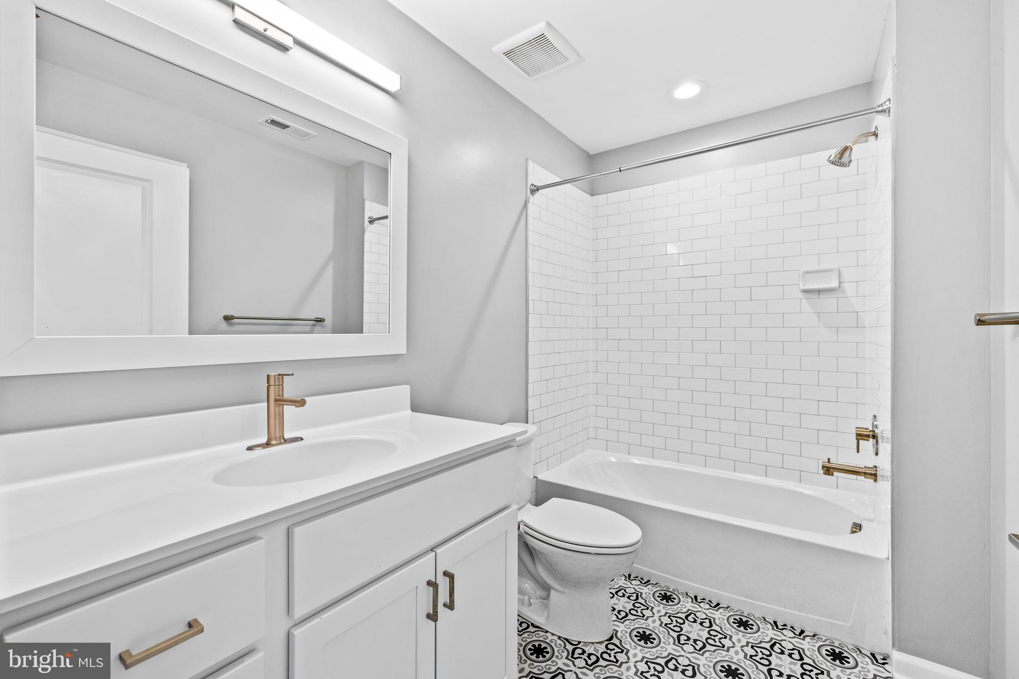 JOHNSTON SQUARE - Residential