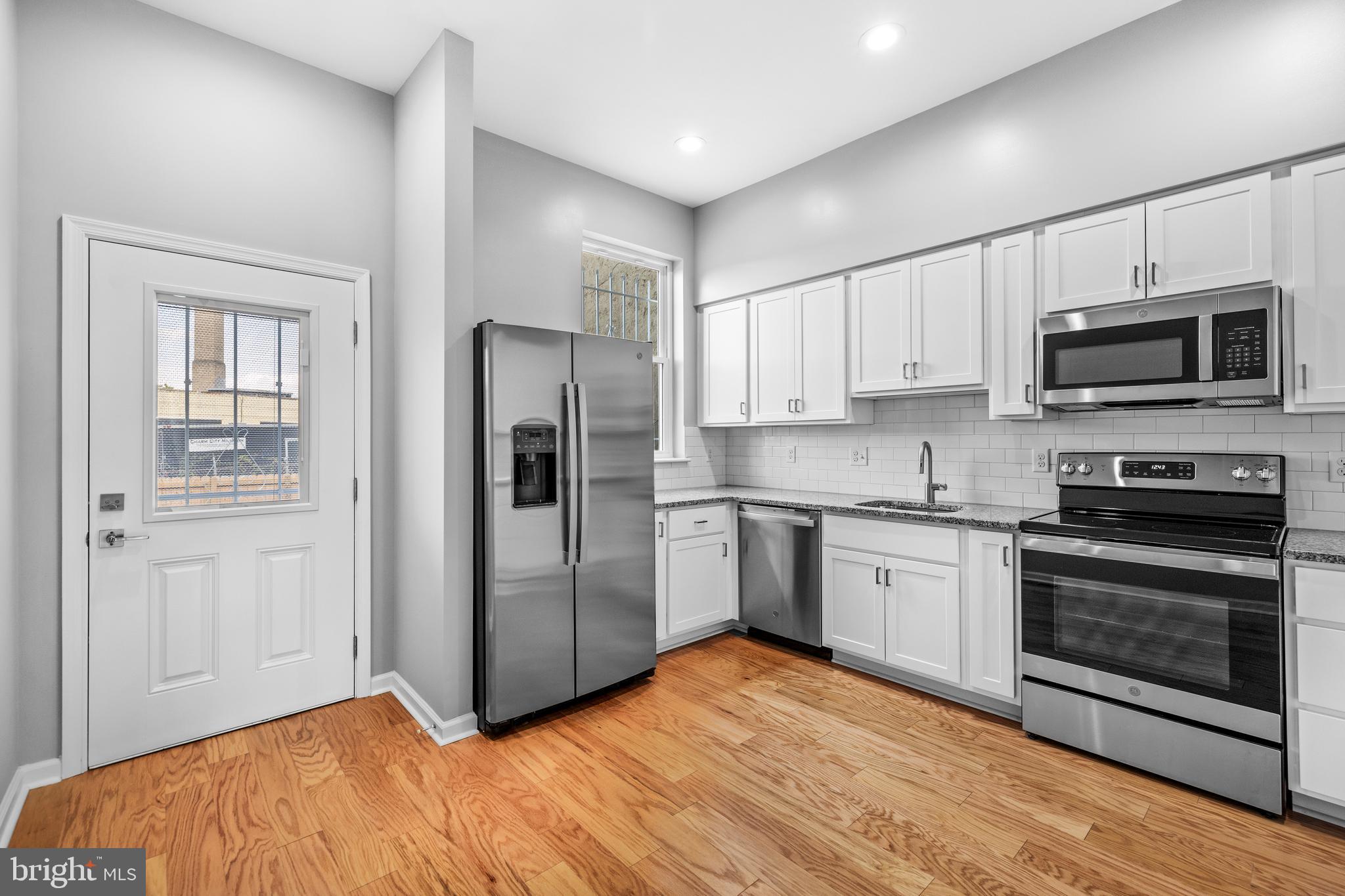 JOHNSTON SQUARE - Residential