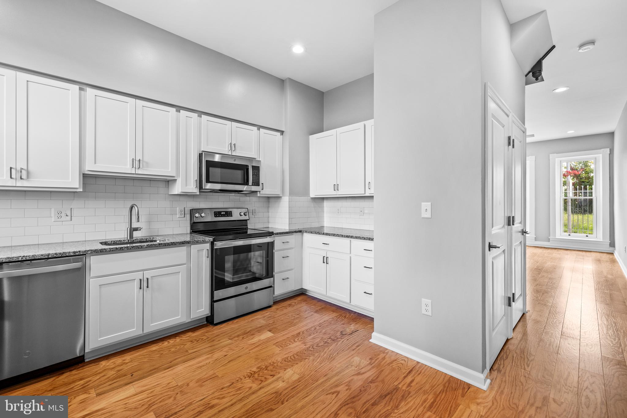 JOHNSTON SQUARE - Residential