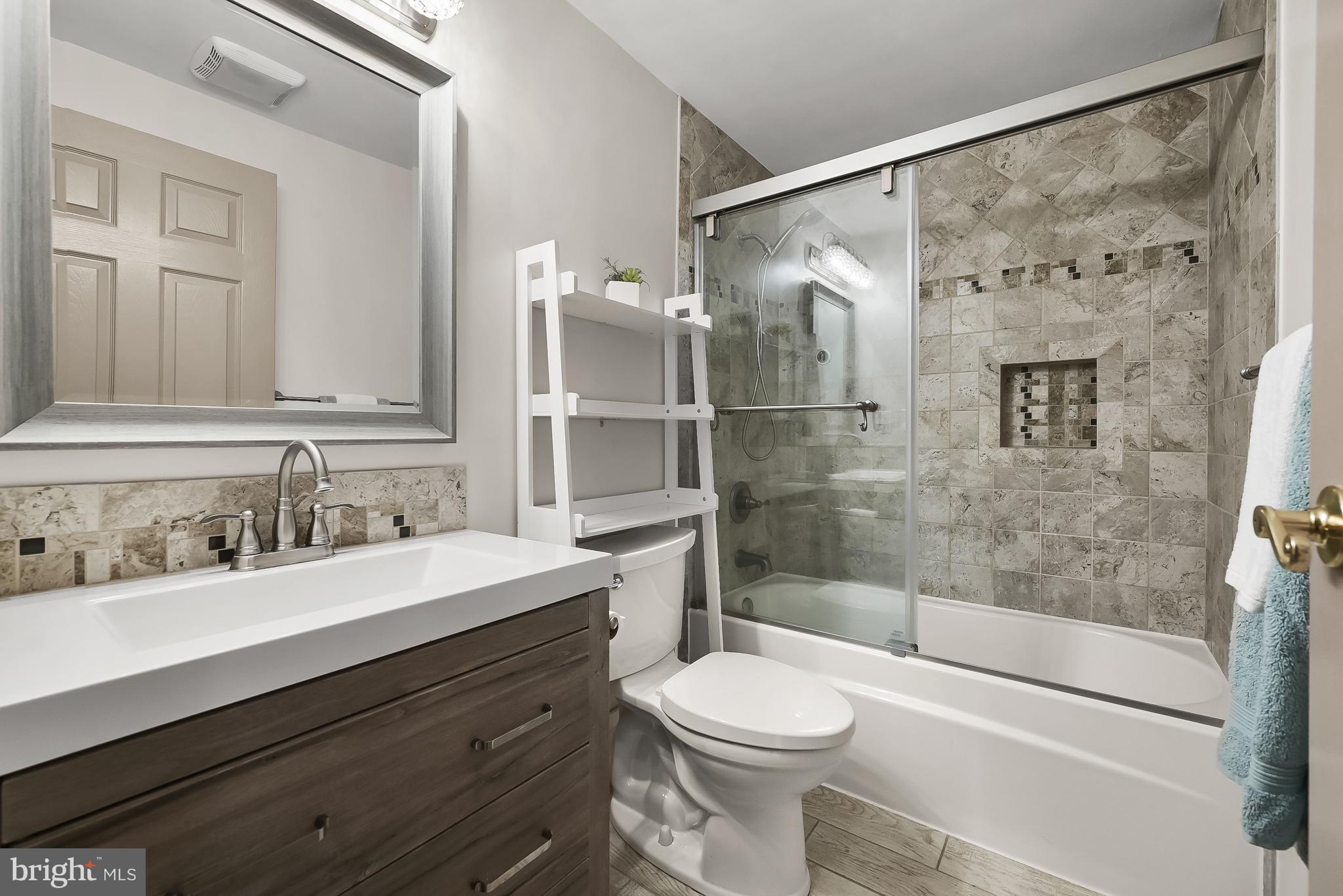 SKYLINE ESTATES - Residential