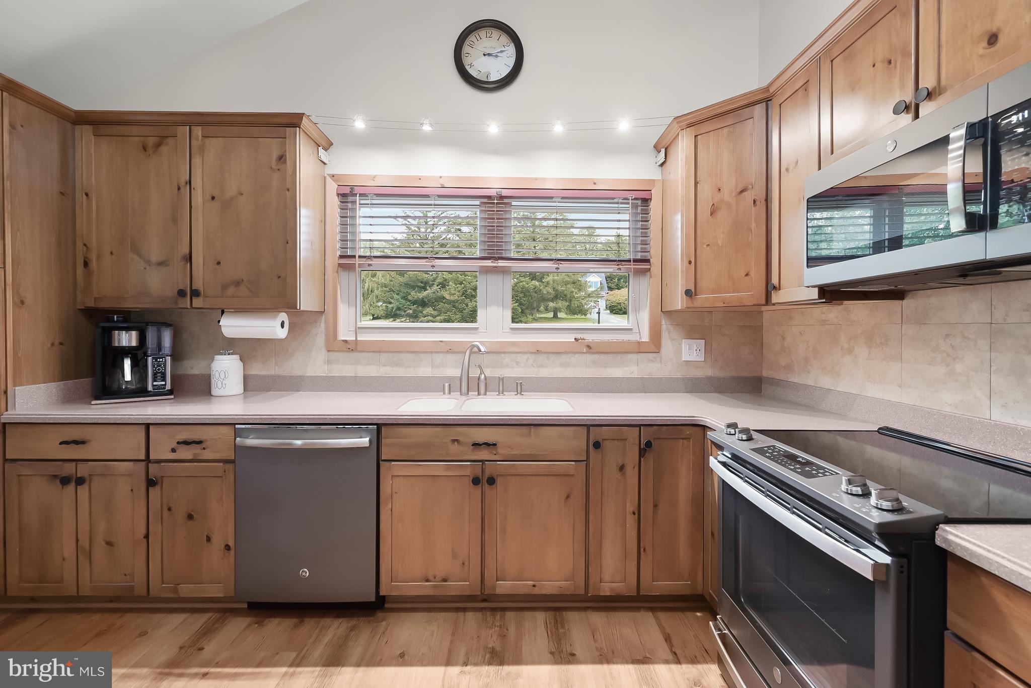 SKYLINE ESTATES - Residential