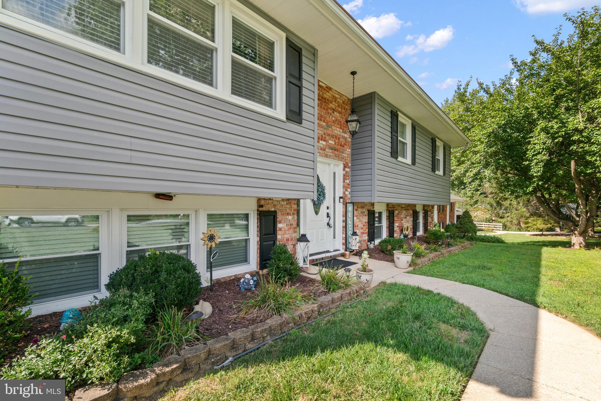 1706 ABELIA ROAD
