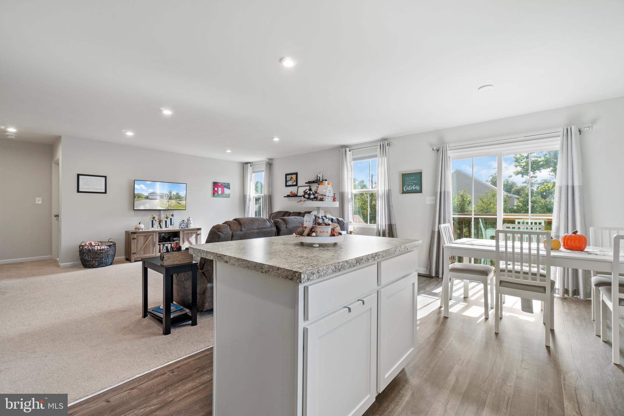 WILDERNESS SHORES - Residential