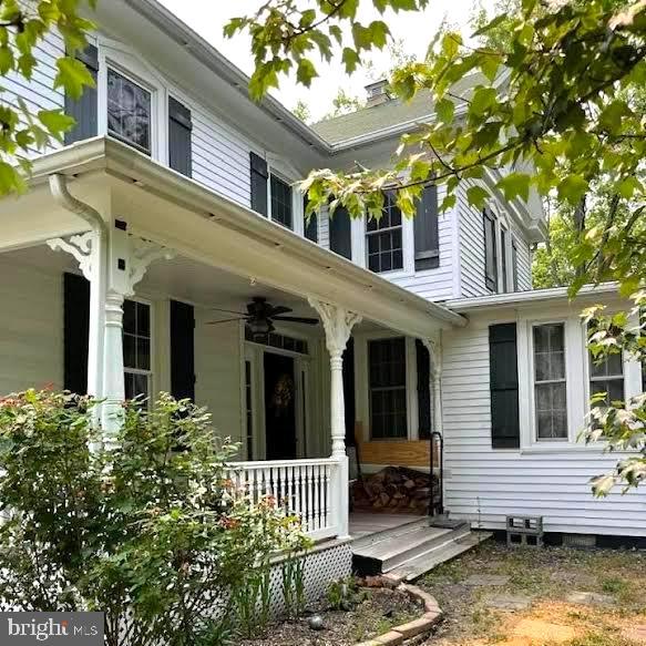This sweet home is looking for her new people! 2-3 bedrooms, with 2.5 baths, and an oversized living room with fireplace, sun porch, large yard with new storage shed, walk to the community pier, CAC, rear deck, & is conveniently located between St. Michael’s and Tilghman.