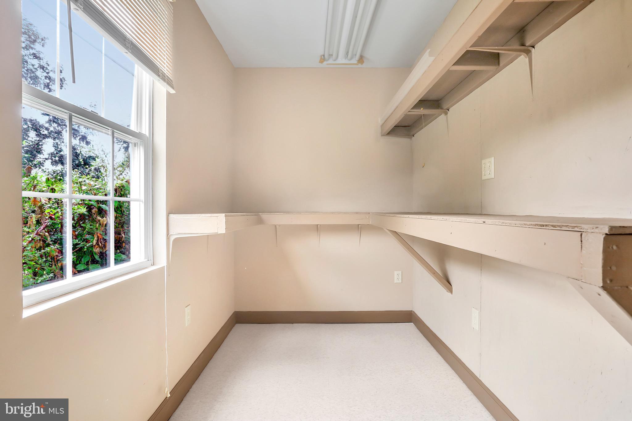 ROYAL VILLAGE - Residential