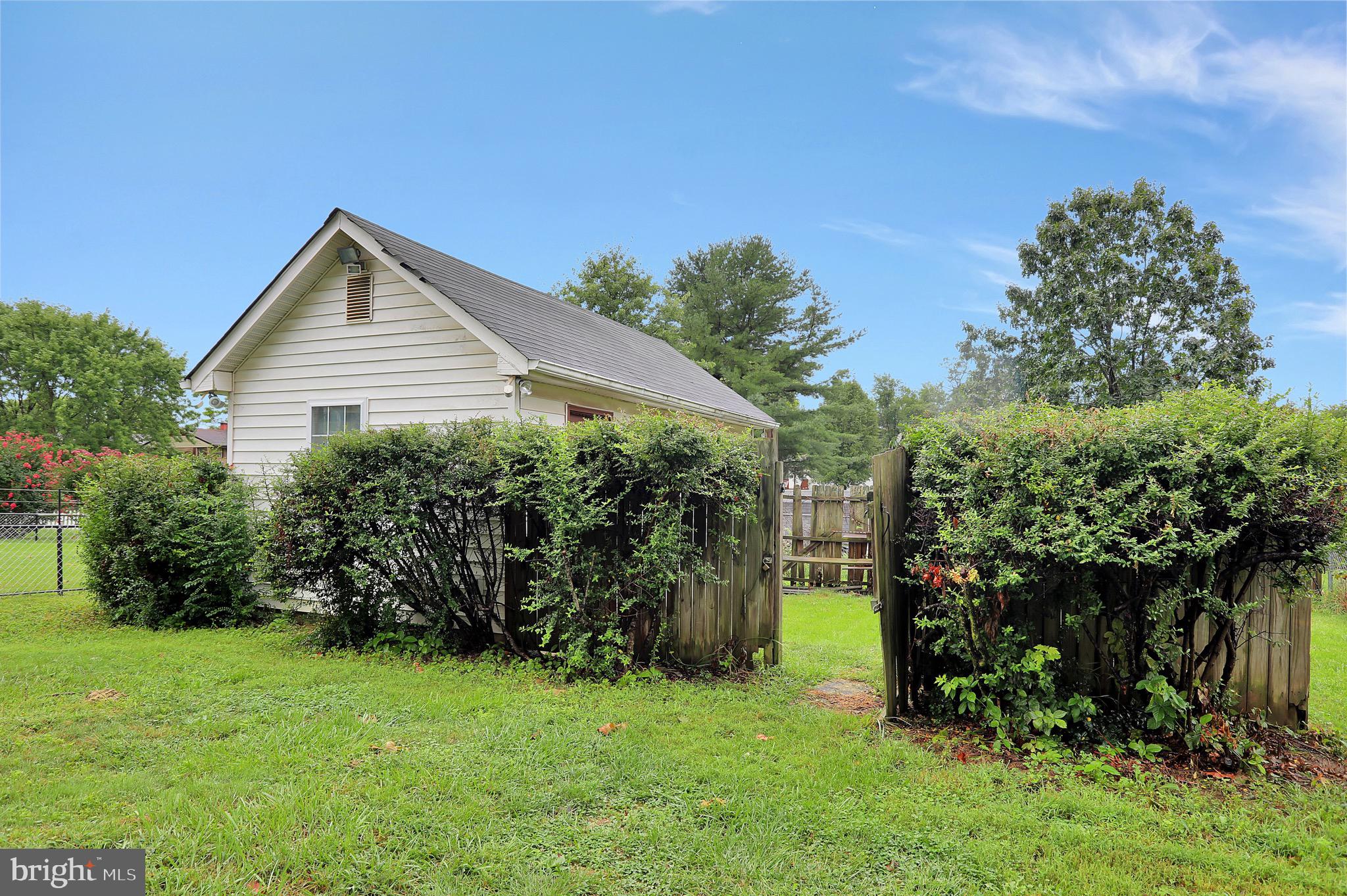 ROYAL VILLAGE - Residential