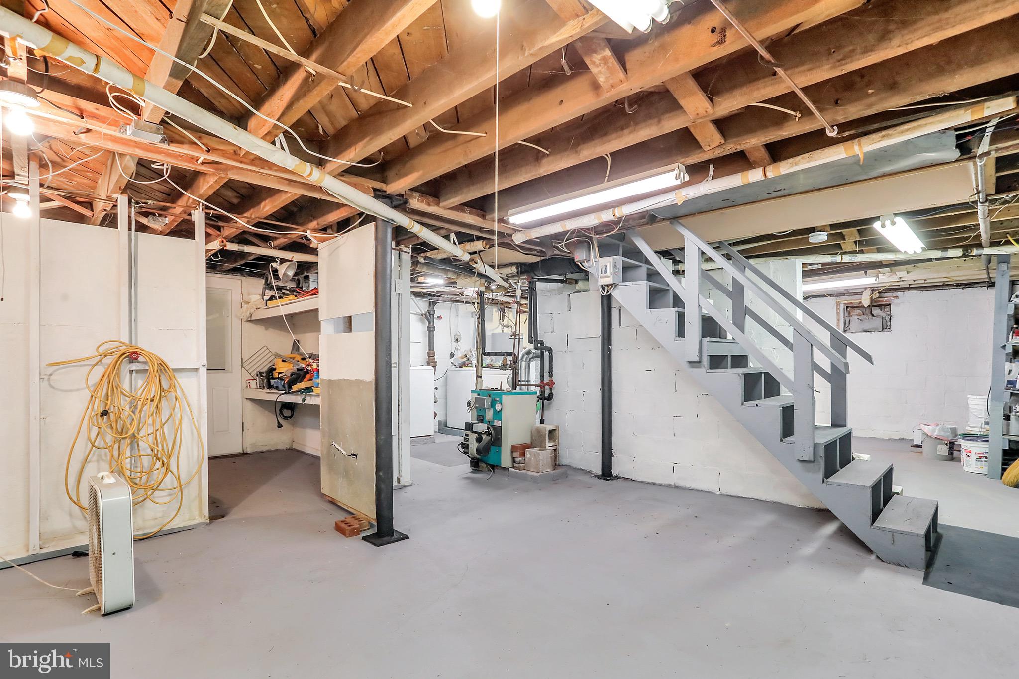 ROYAL VILLAGE - Residential