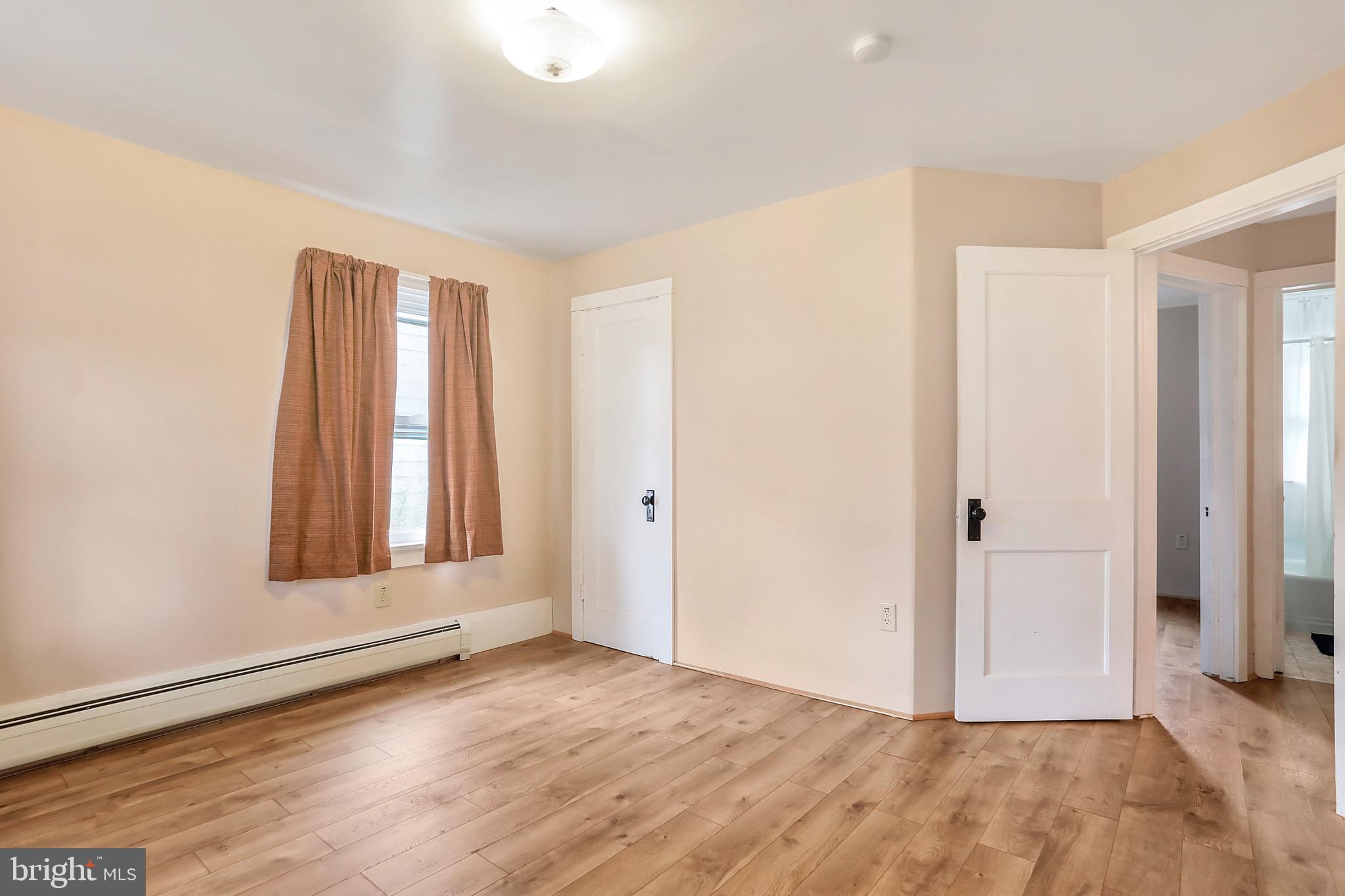 ROYAL VILLAGE - Residential