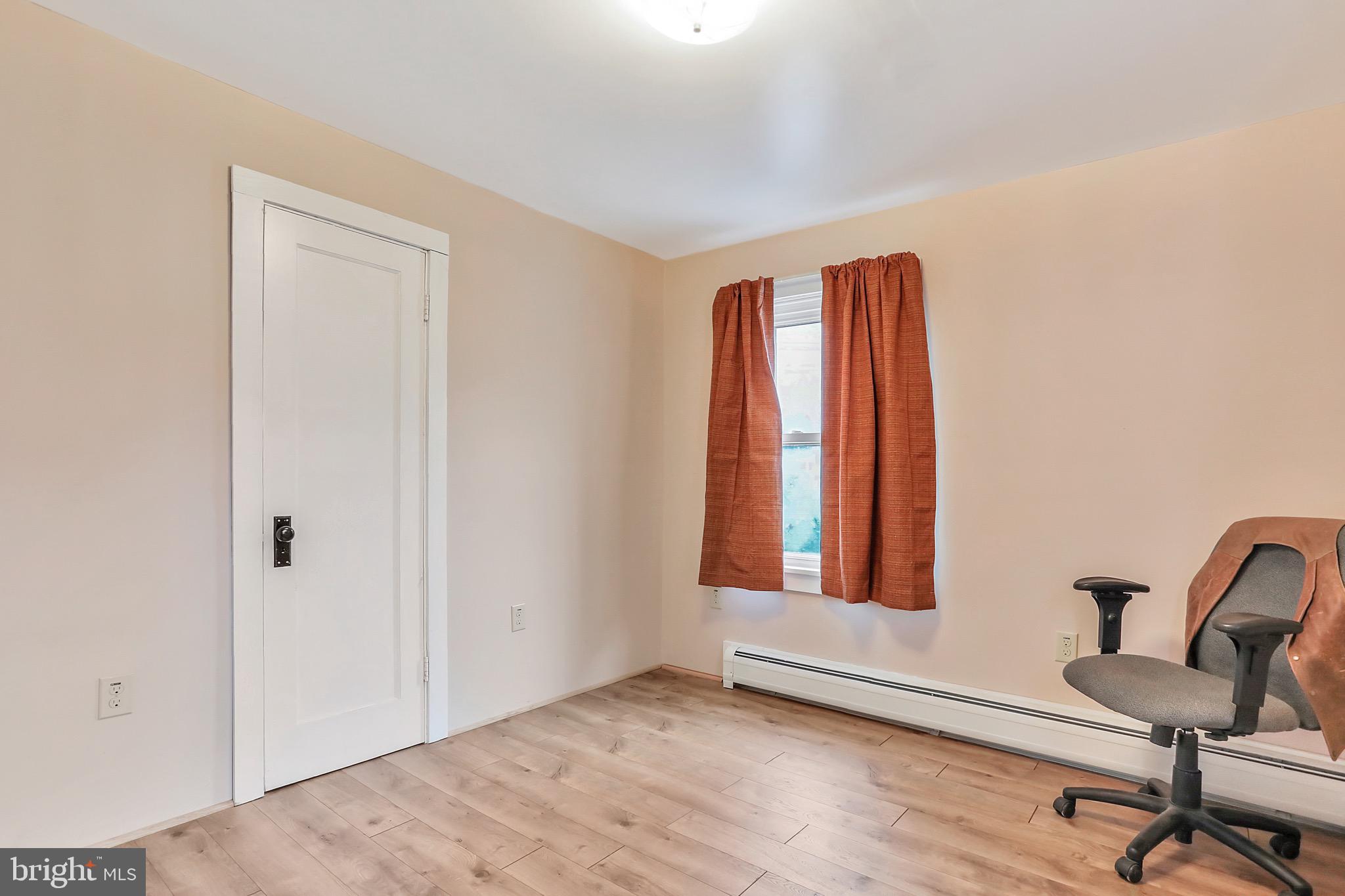 ROYAL VILLAGE - Residential