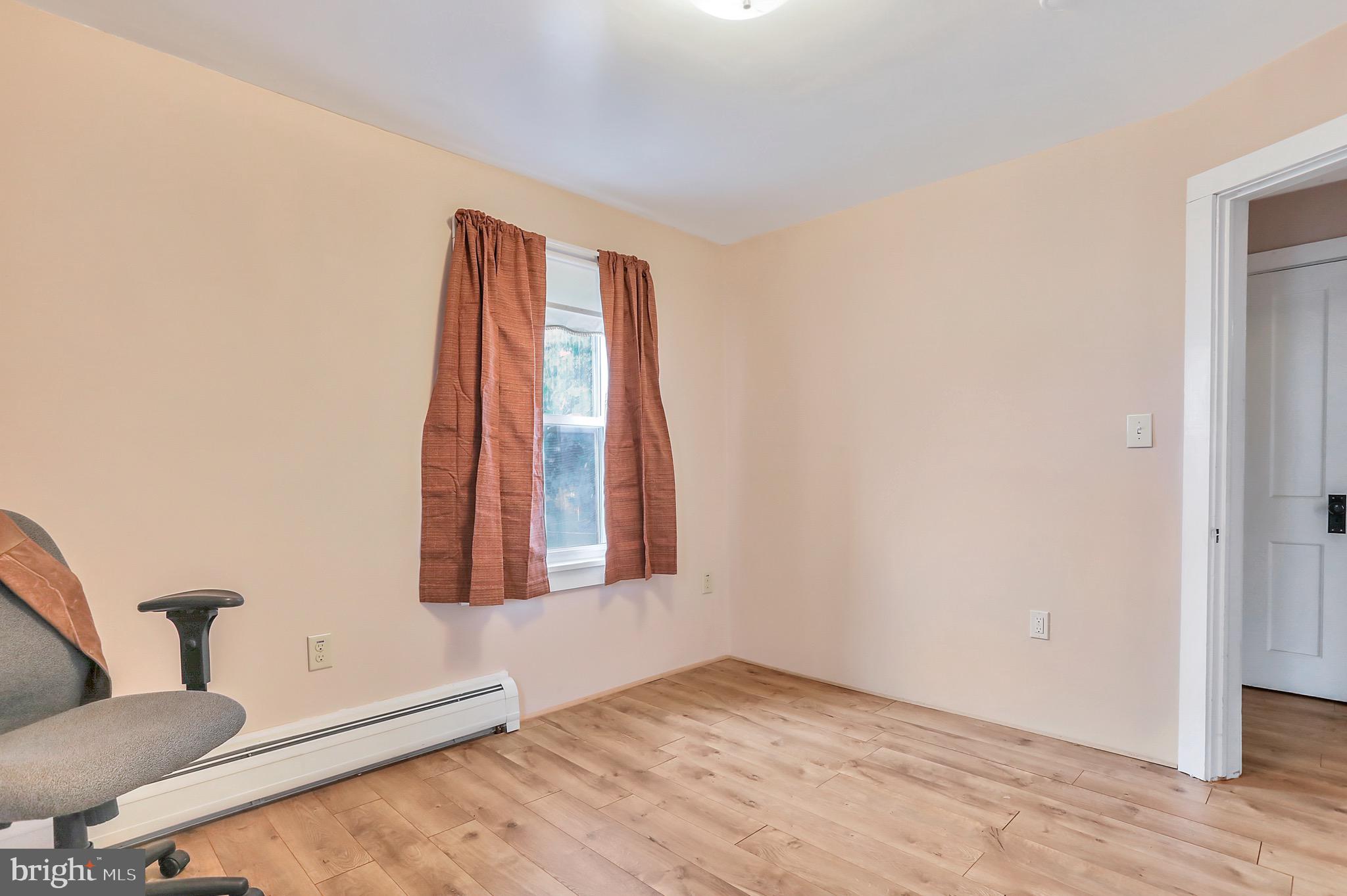 ROYAL VILLAGE - Residential