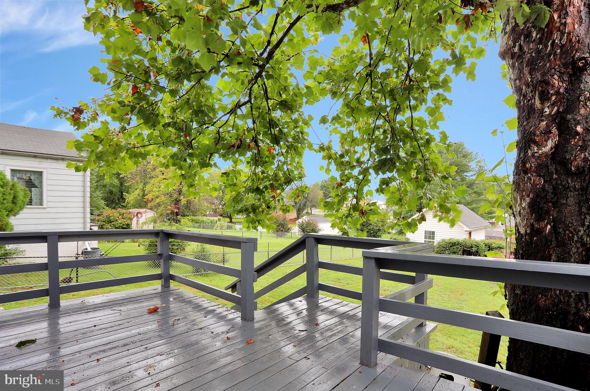 ROYAL VILLAGE - Residential