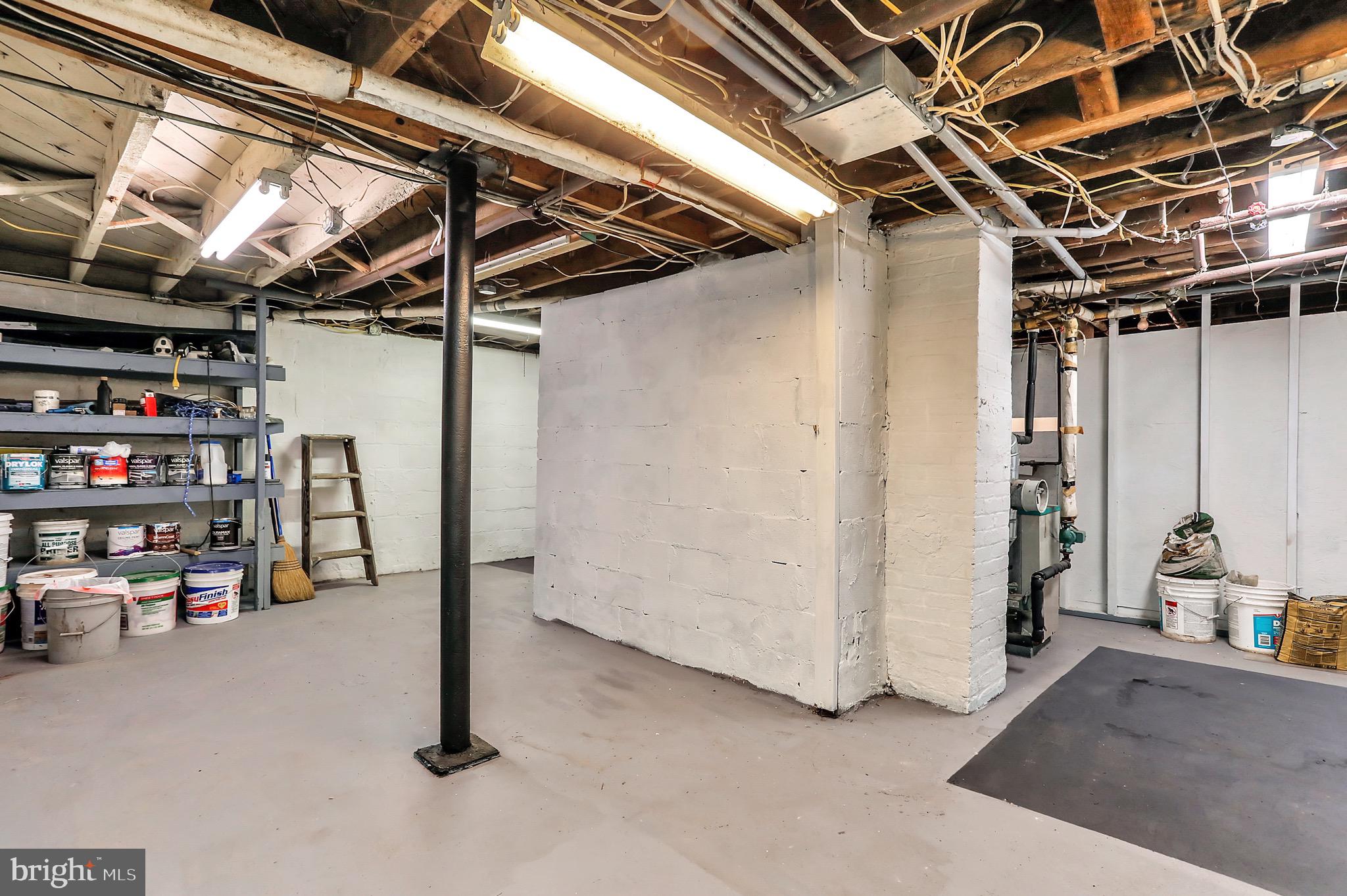 ROYAL VILLAGE - Residential