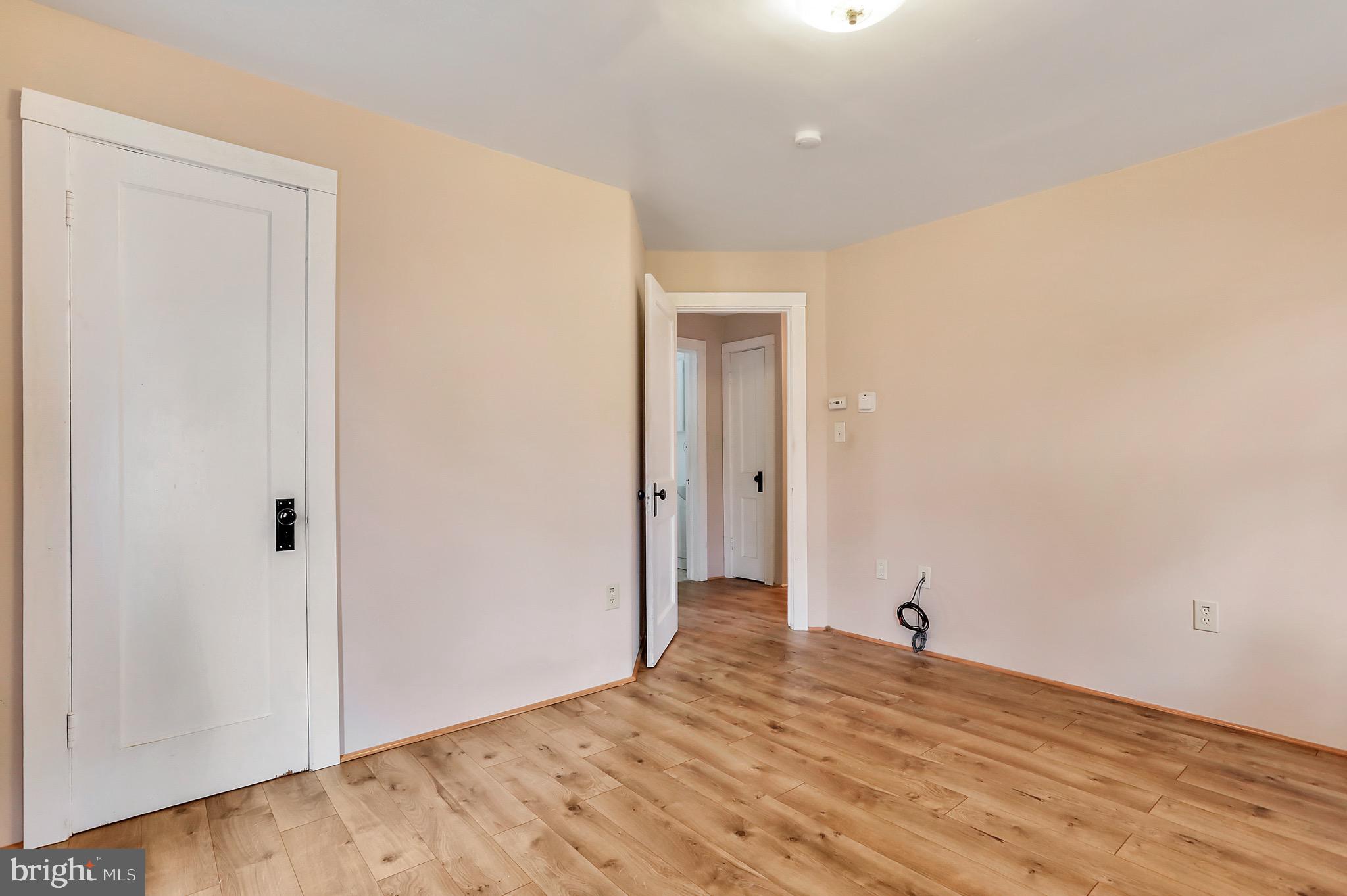 ROYAL VILLAGE - Residential