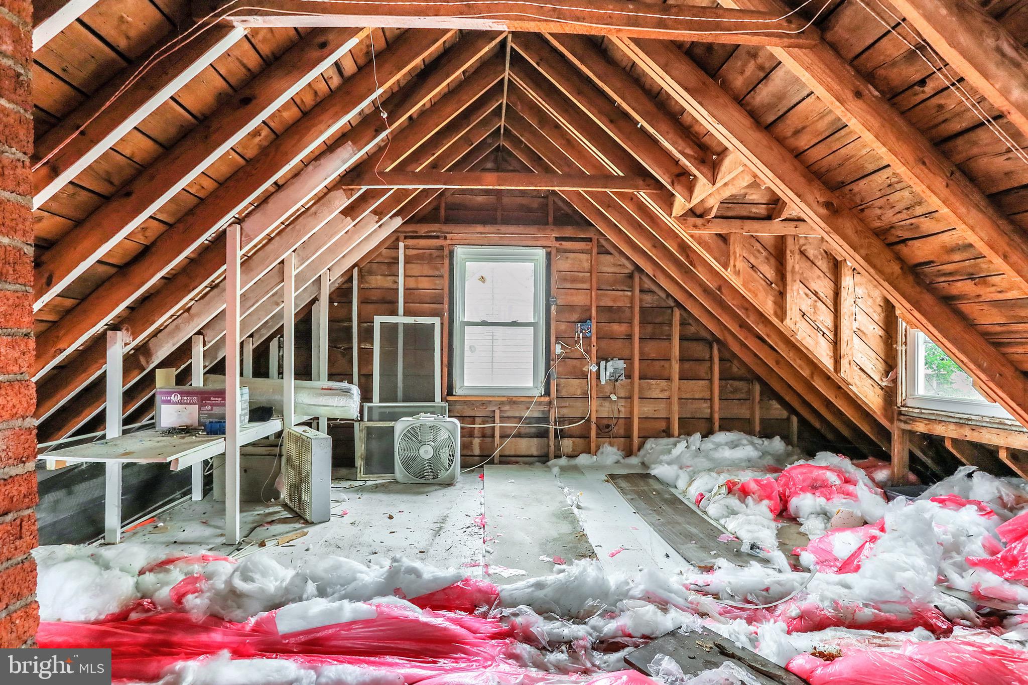 ROYAL VILLAGE - Residential